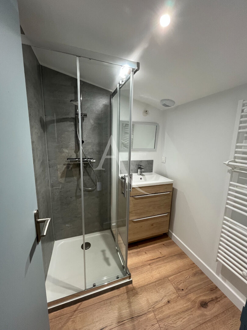 Photo Maison sur deux niveaux à SERIGNY image 4/5