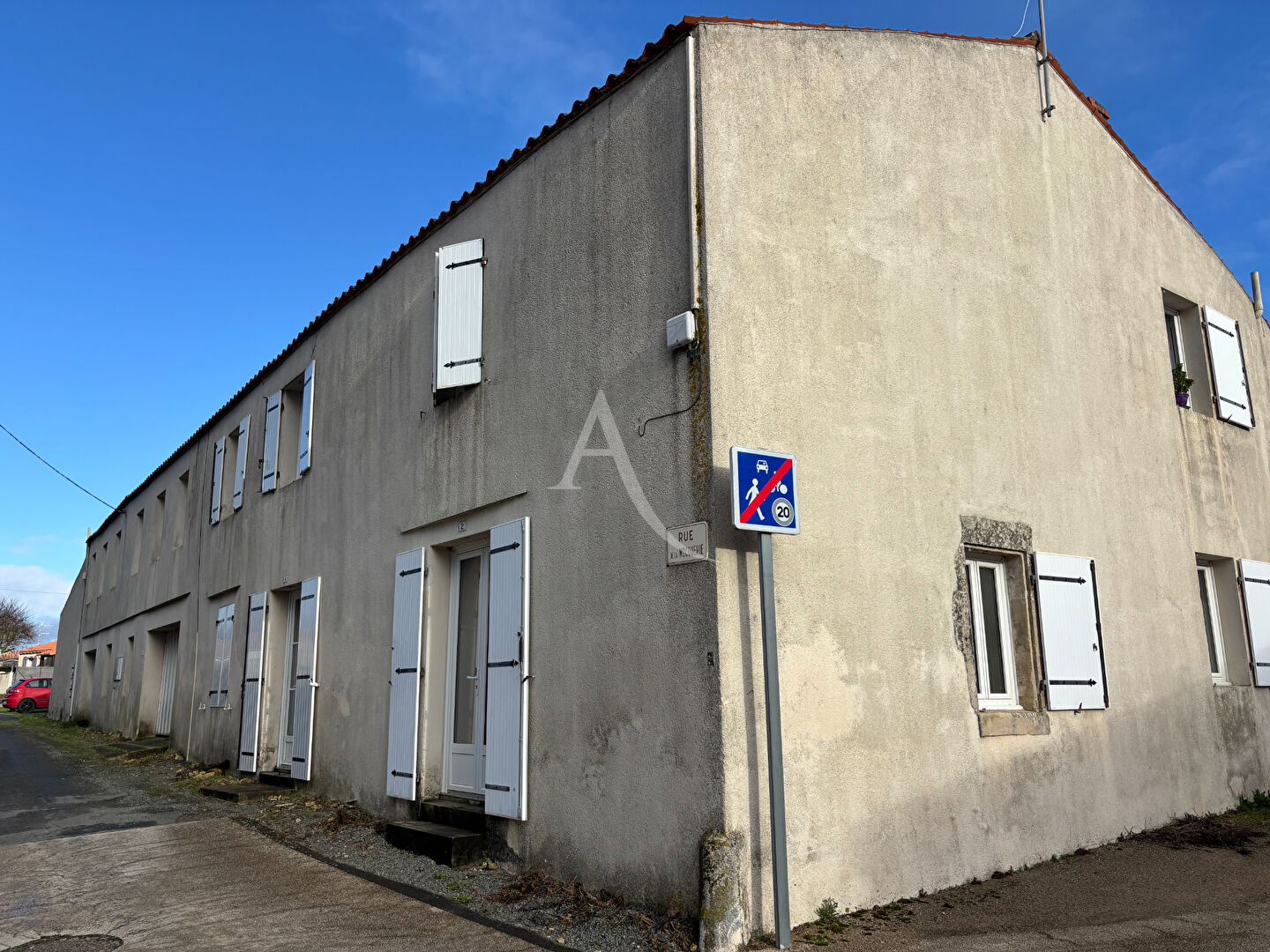 Agence immobilière de L'Adresse  LAU DU MARAIS - L'ADRESSE LAU DES NAIADES