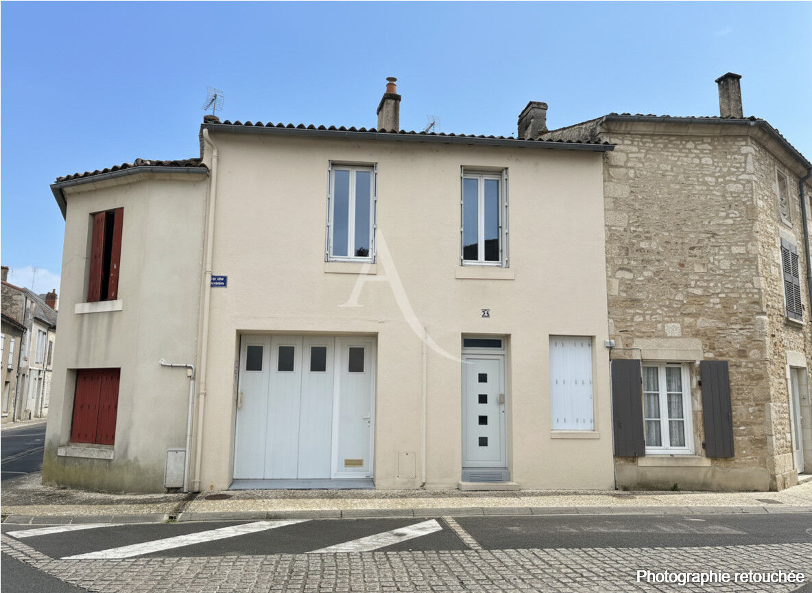 Agence immobilière de L'Adresse  LAU DU MARAIS - L'ADRESSE LAU DES NAIADES