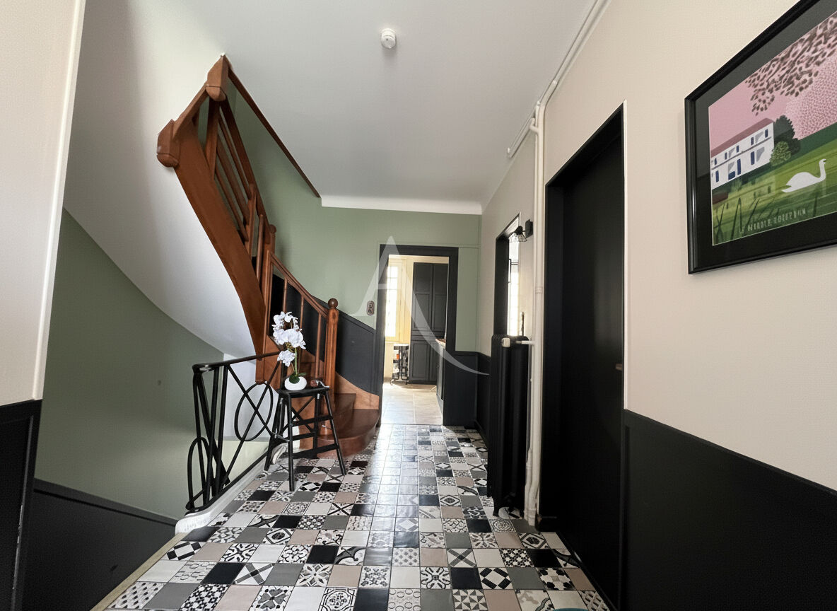 Agence immobilière de L'Adresse  LAU DU MARAIS - L'ADRESSE LAU DES NAIADES