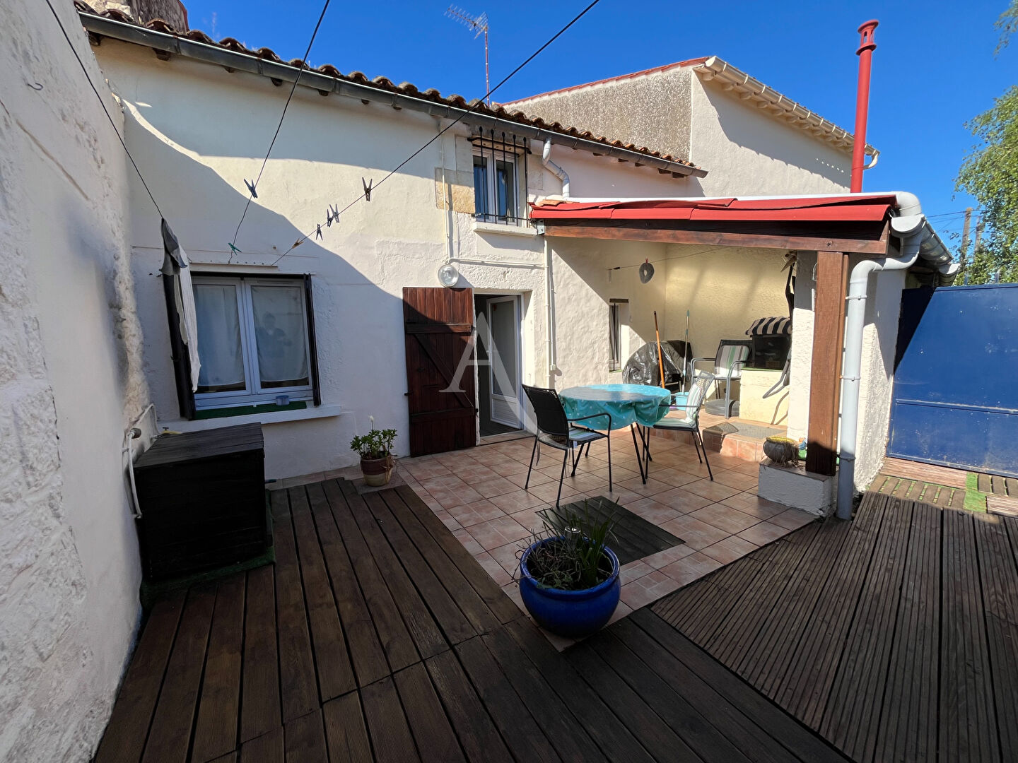 Agence immobilière de L'Adresse  LAU DU MARAIS - L'ADRESSE LAU DES NAIADES