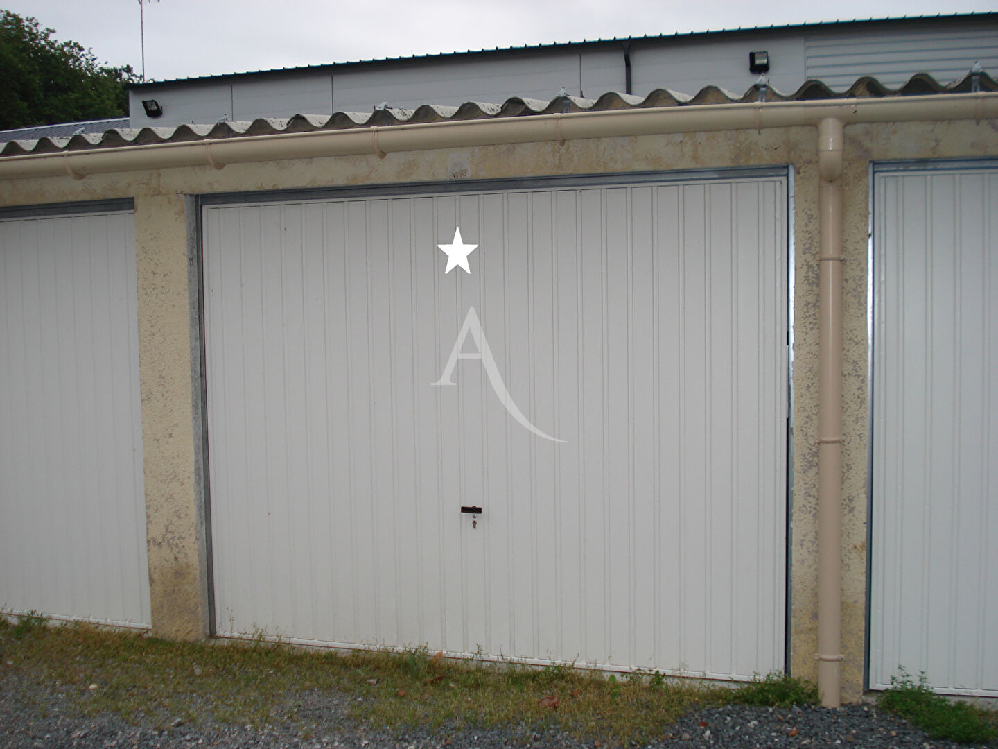 Parking / box FONTENAY LE COMTE - 12 m2