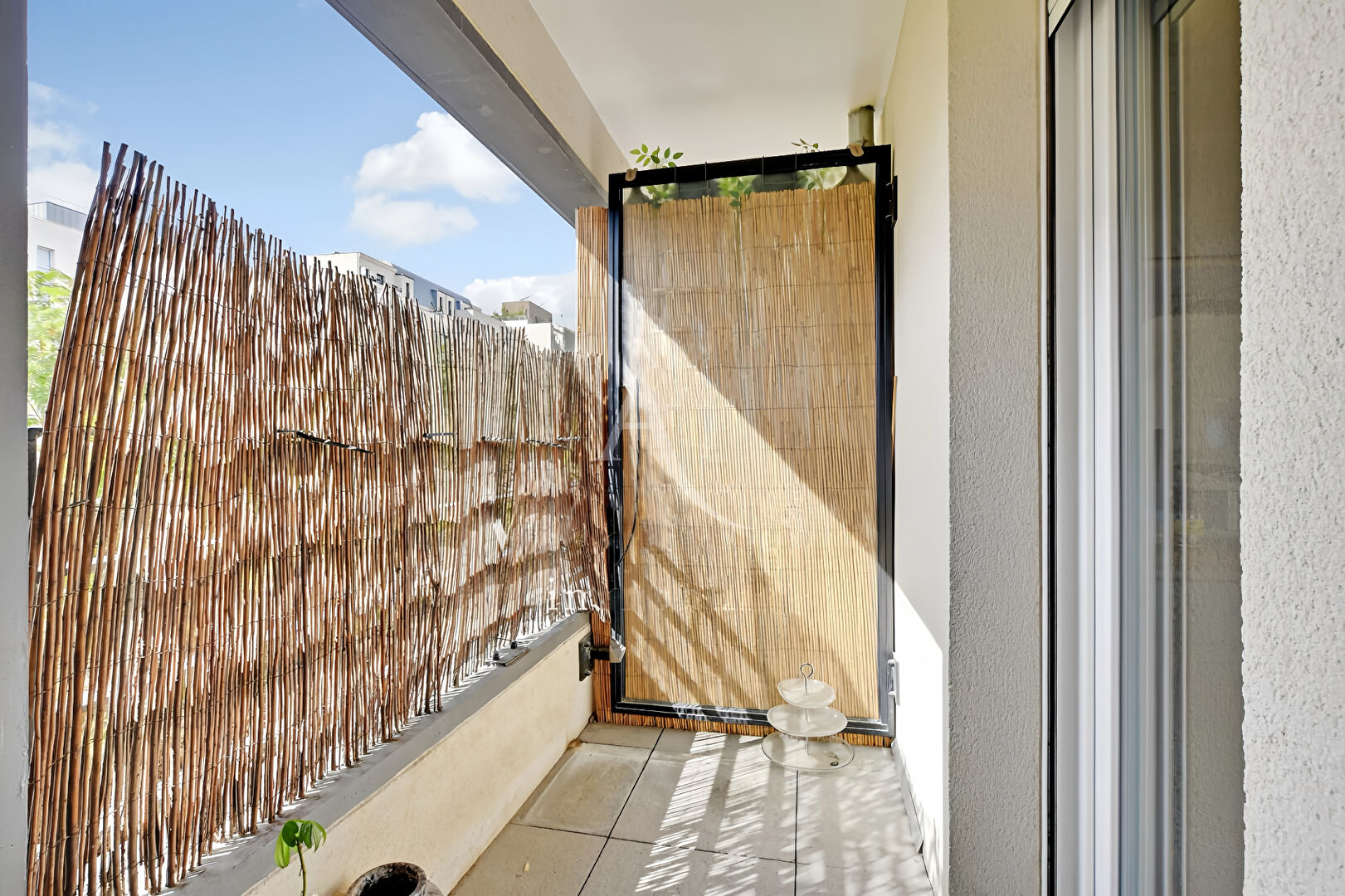 3 pièces proche ligne 14