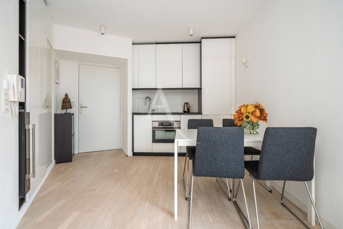 Photo 2 pièces avec immense terrasse image 3/6