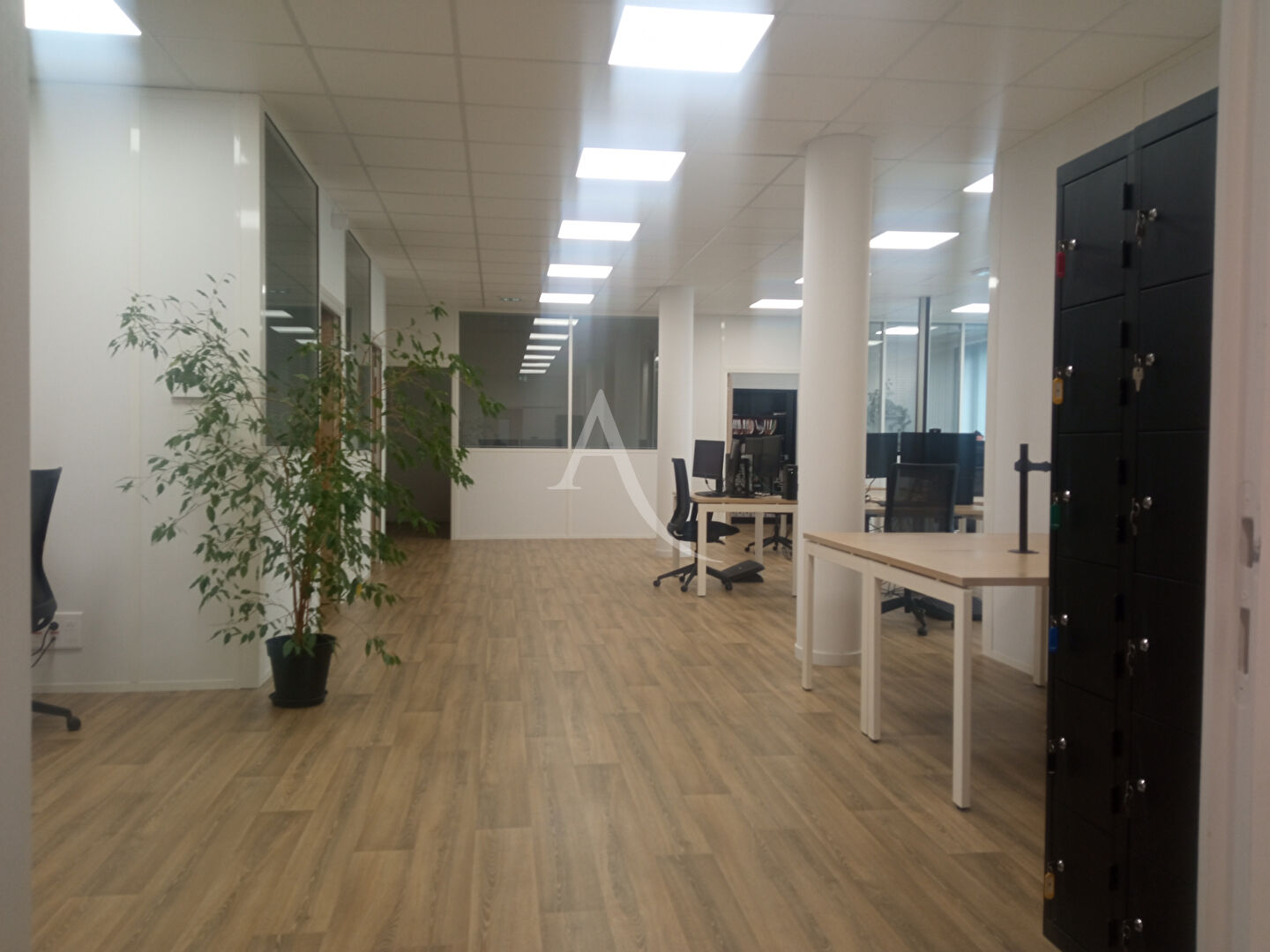 Photo Challans, bureaux 191m² image 2/6