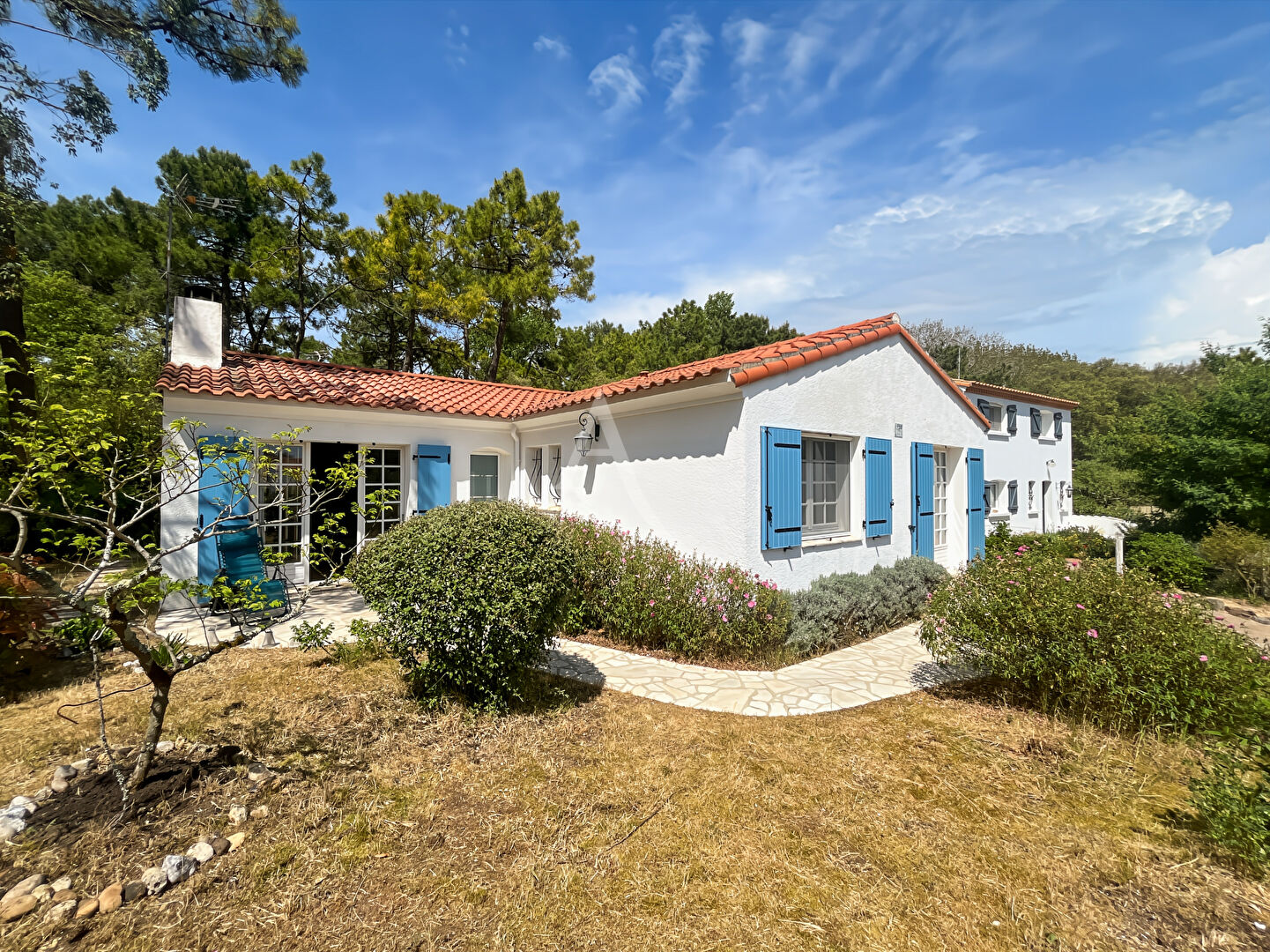 Agence immobilière de 
 L'Adresse Agence de l'Esplanade - L'ADRESSE NOTRE DAME DE MONTS 
