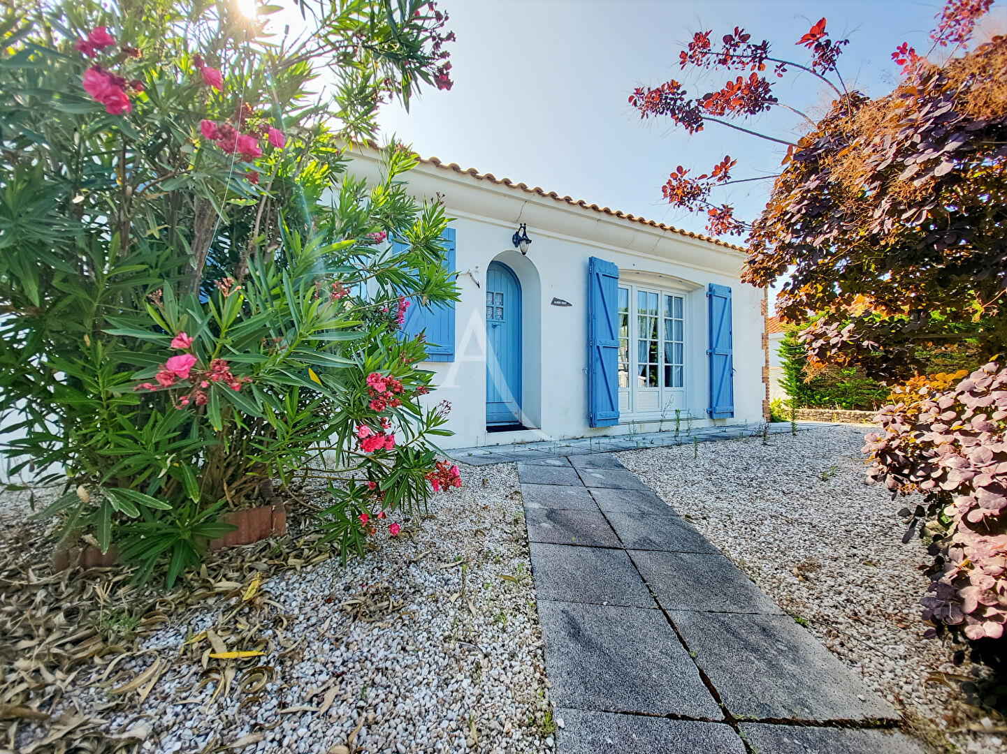 Agence immobilière de 
 L'Adresse Agence de l'Esplanade - L'ADRESSE NOTRE DAME DE MONTS 
