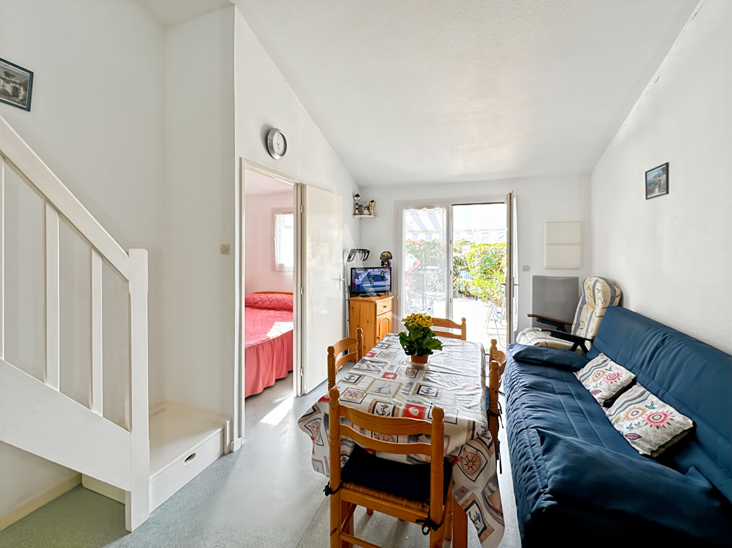 Photo Maison T2 mezzanine dans résidence avec piscine image 4/6