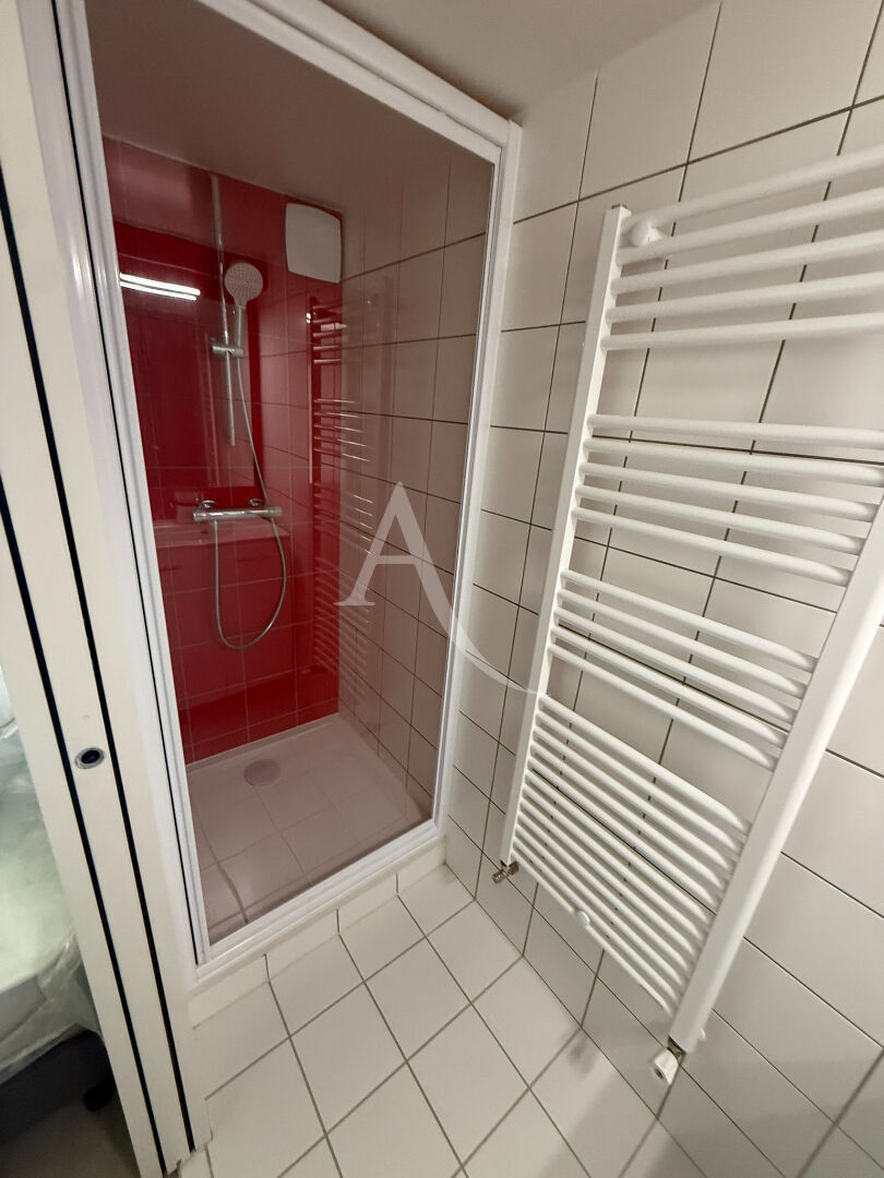 Photo Challans, 1 chambre meublée, 1 bureau avec SDE privative et parties communes image 3/6