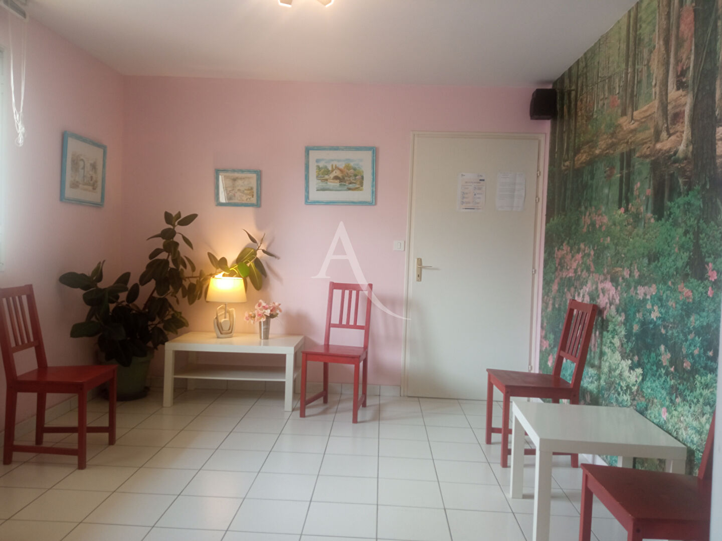 Photo Challans  - Médiathèque Local professionnel 98 m² image 2/6