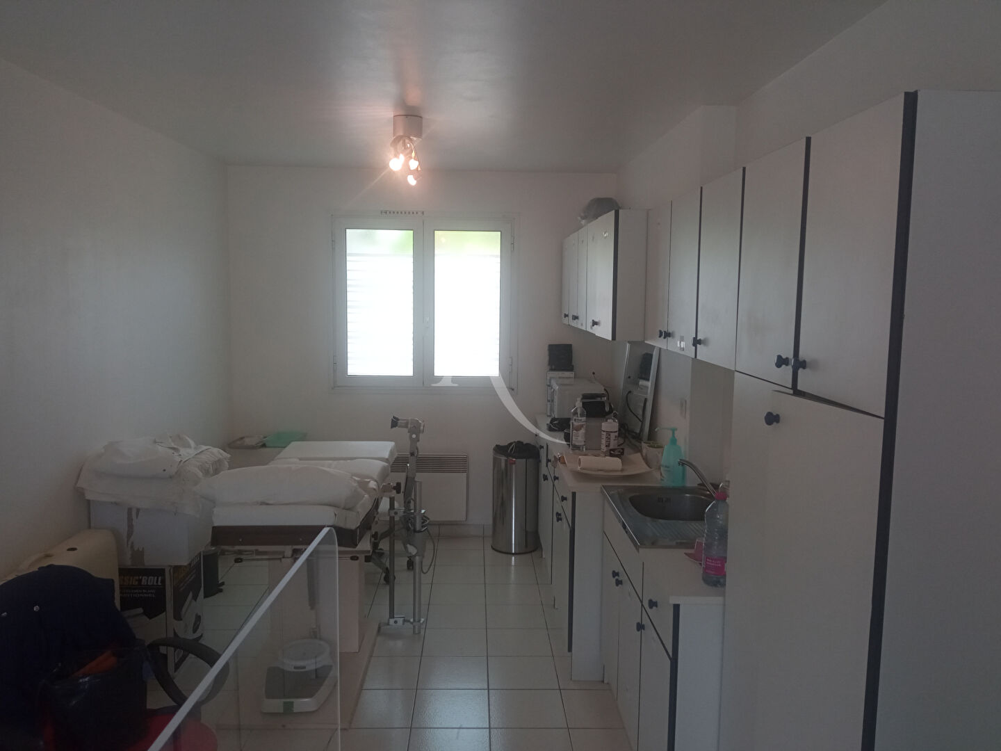 Photo Challans  - Médiathèque Local professionnel 98 m² image 4/6