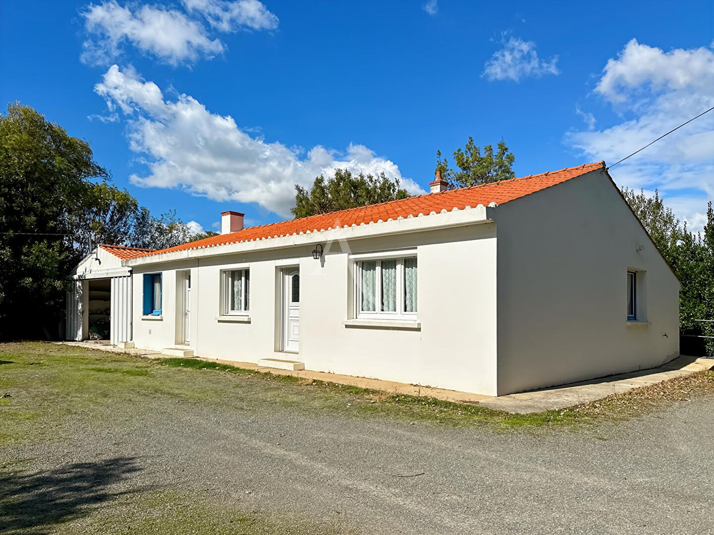 Photo Ensemble immobilier - 1 maison + 1 longère à rénover + dépendances image 3/6