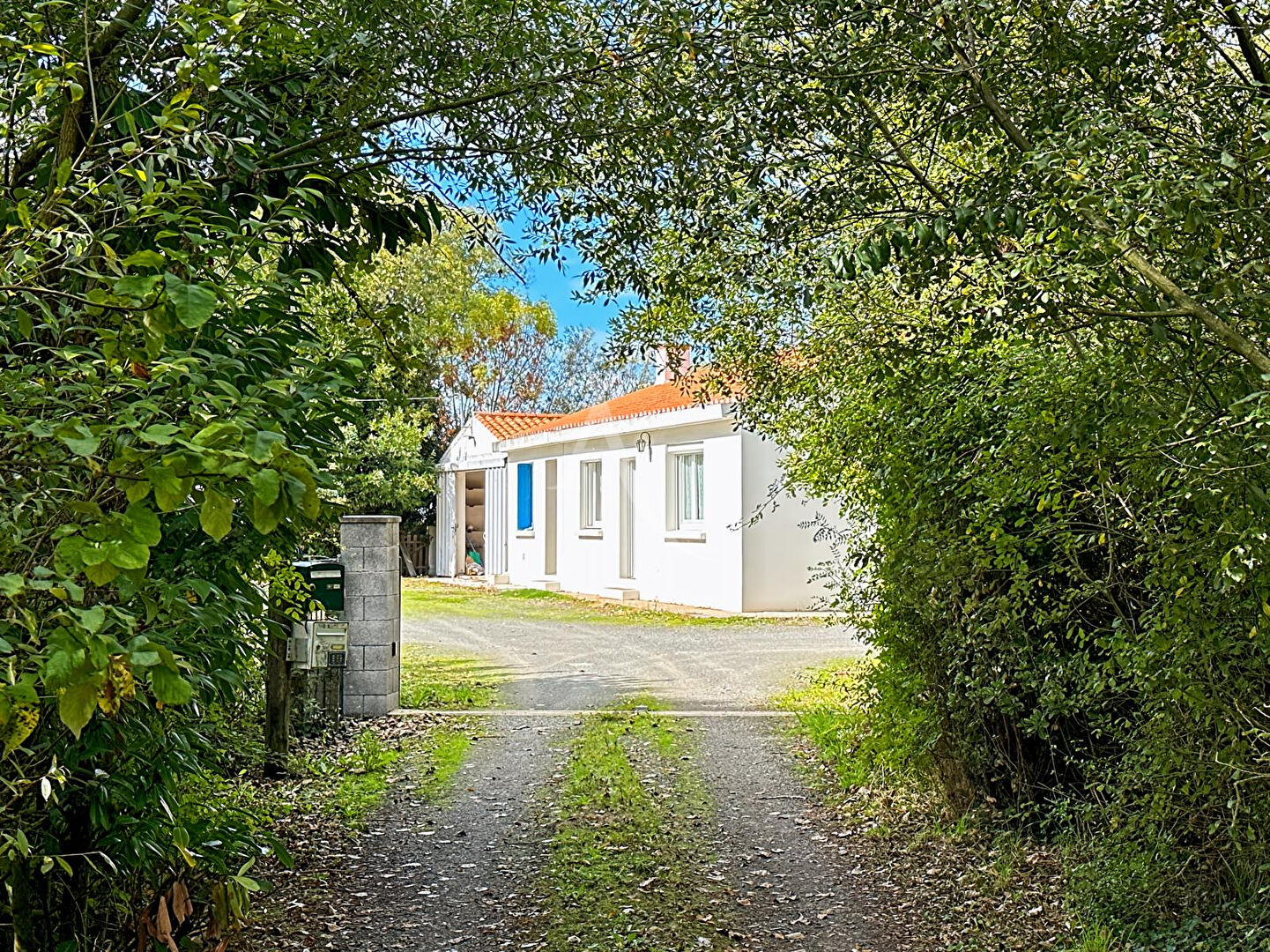 Photo Ensemble immobilier - 1 maison + 1 longère à rénover + dépendances image 4/6