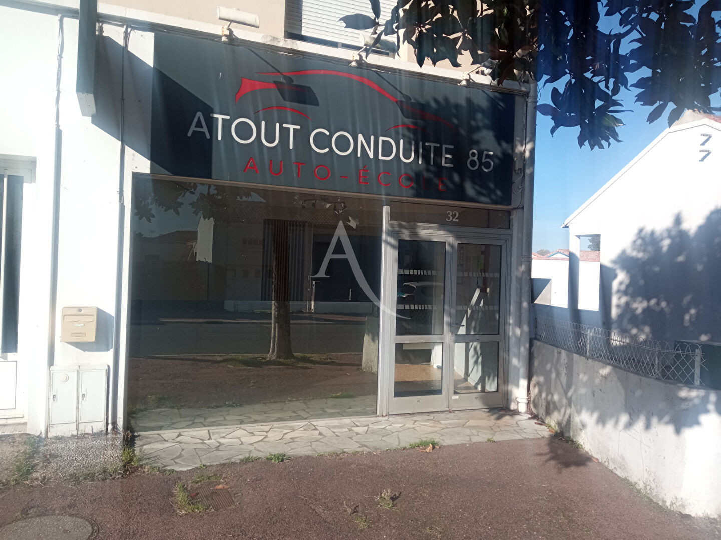 CHALLANS, Route des Sables local commercial 52.75 m²