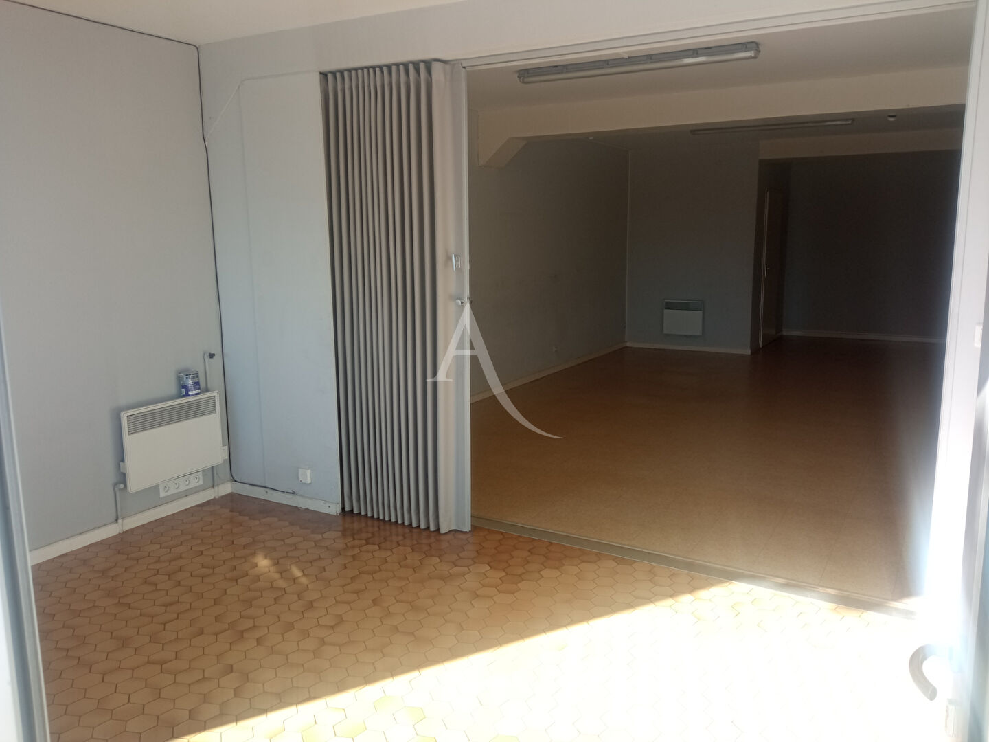 Photo CHALLANS, Route des Sables local commercial 52.75 m² image 2/4