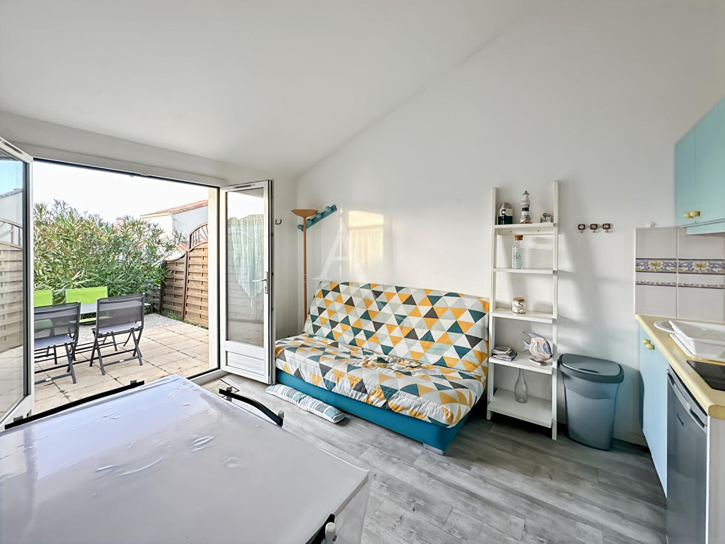 Photo Maison Studio alcôve + mezzanine dans résidence avec piscine image 3/6