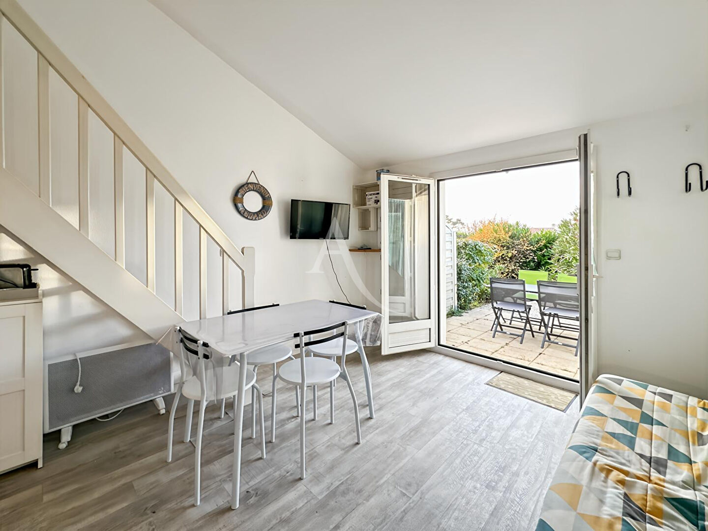 Photo Maison Studio alcôve + mezzanine dans résidence avec piscine image 5/6