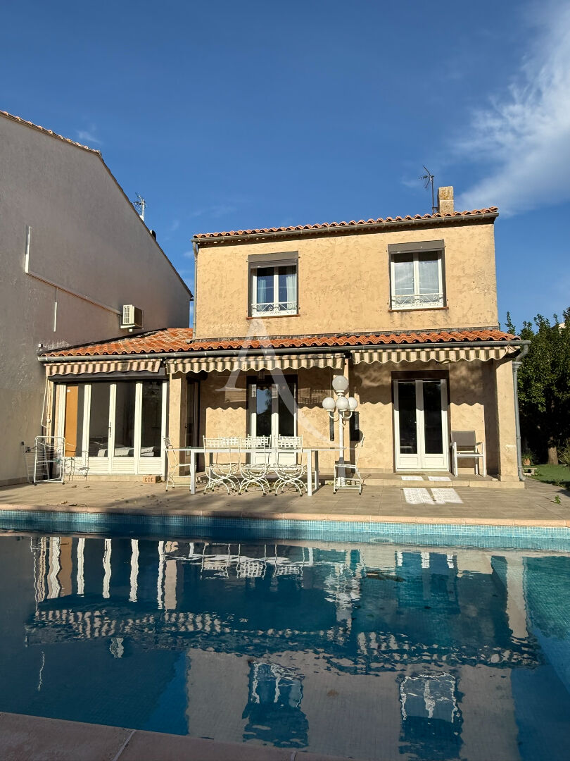 Photo Maison 5 chambres avec piscine en plein centre-ville de La Crau image 1/5
