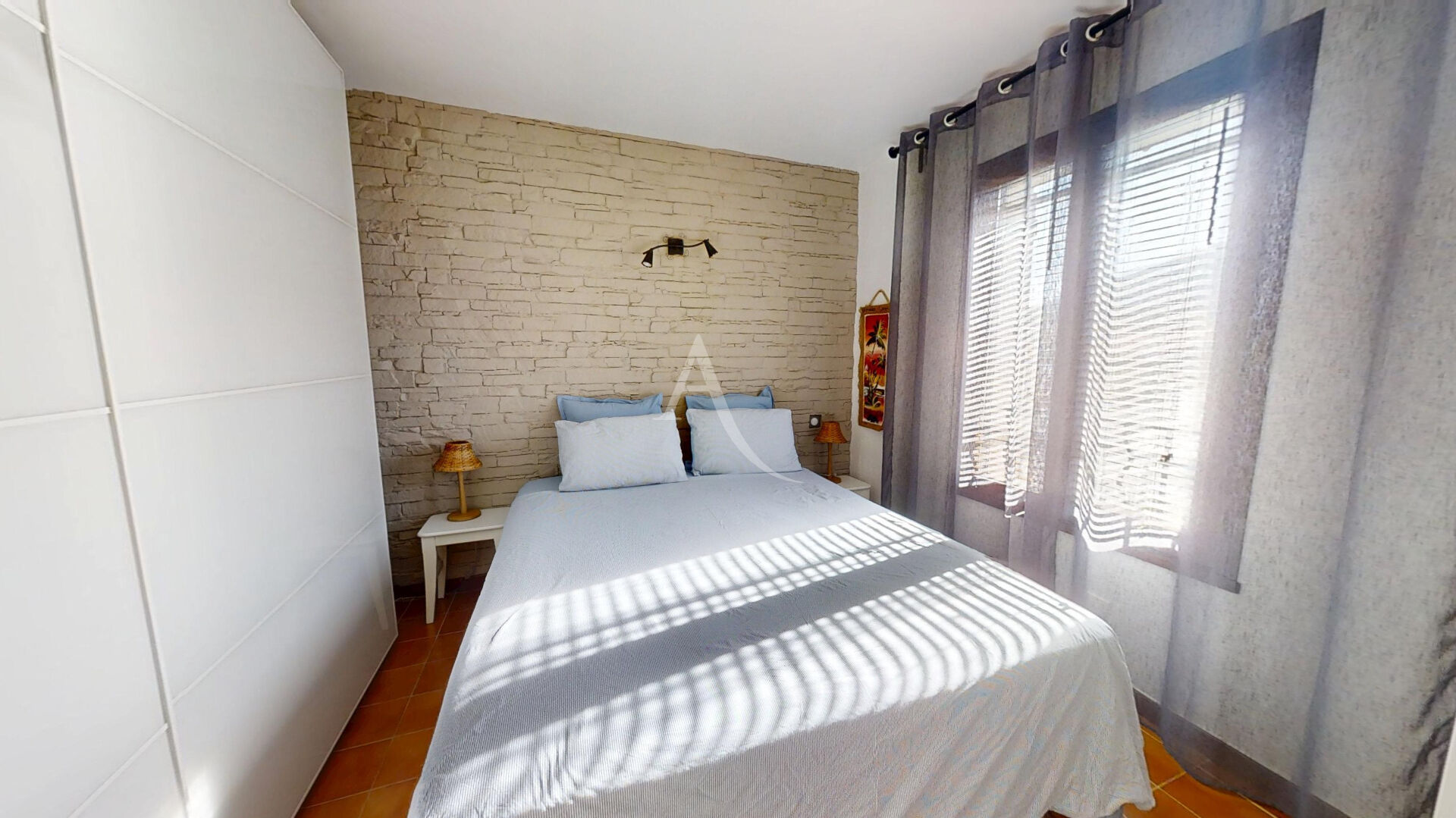 Photo Appartement lumineux avec vue dégagée, terrasse fermée plein sud, parking et cave image 5/5