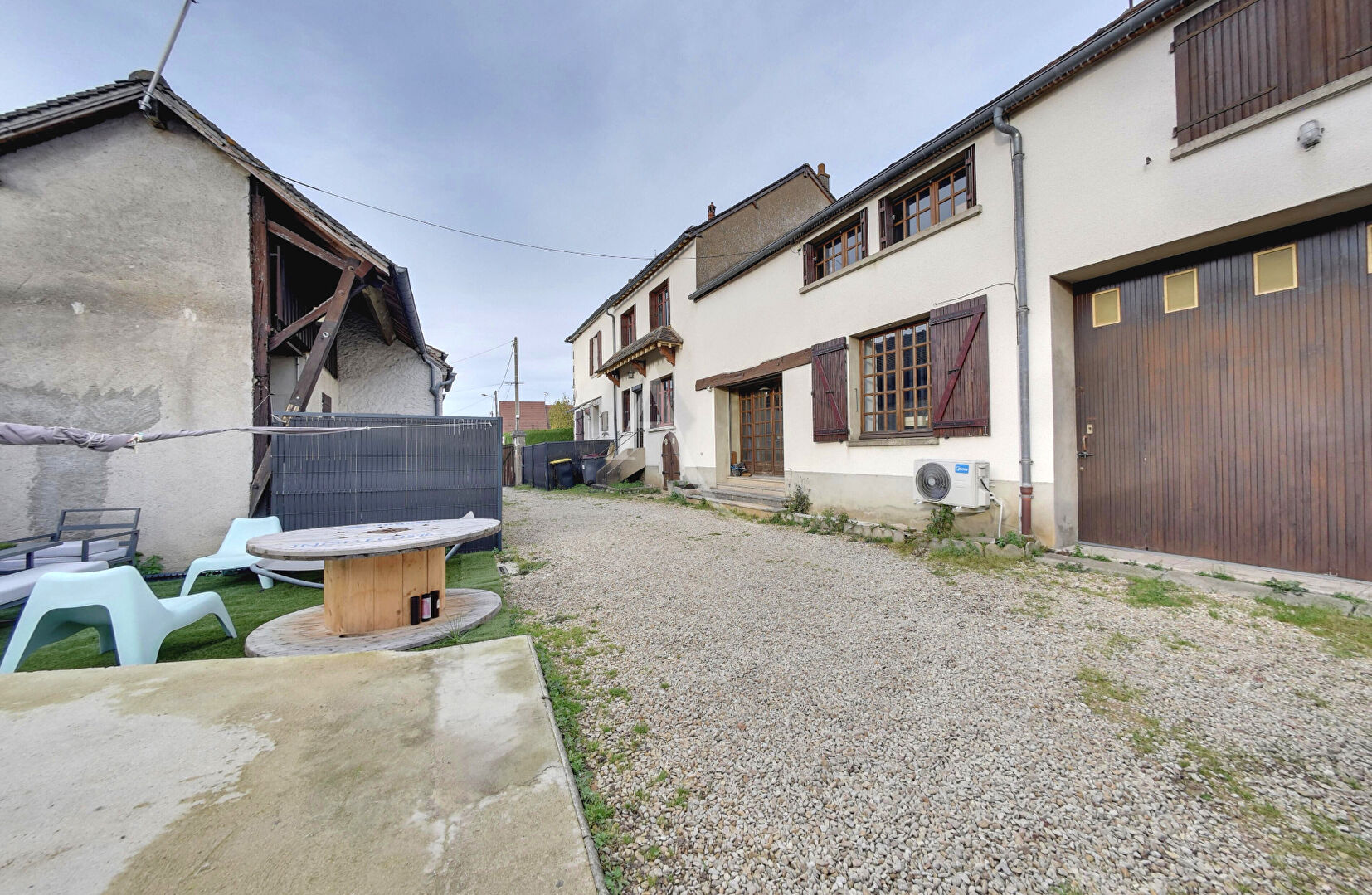 Photo ESPACE ET VOLUMES ... image 2/6