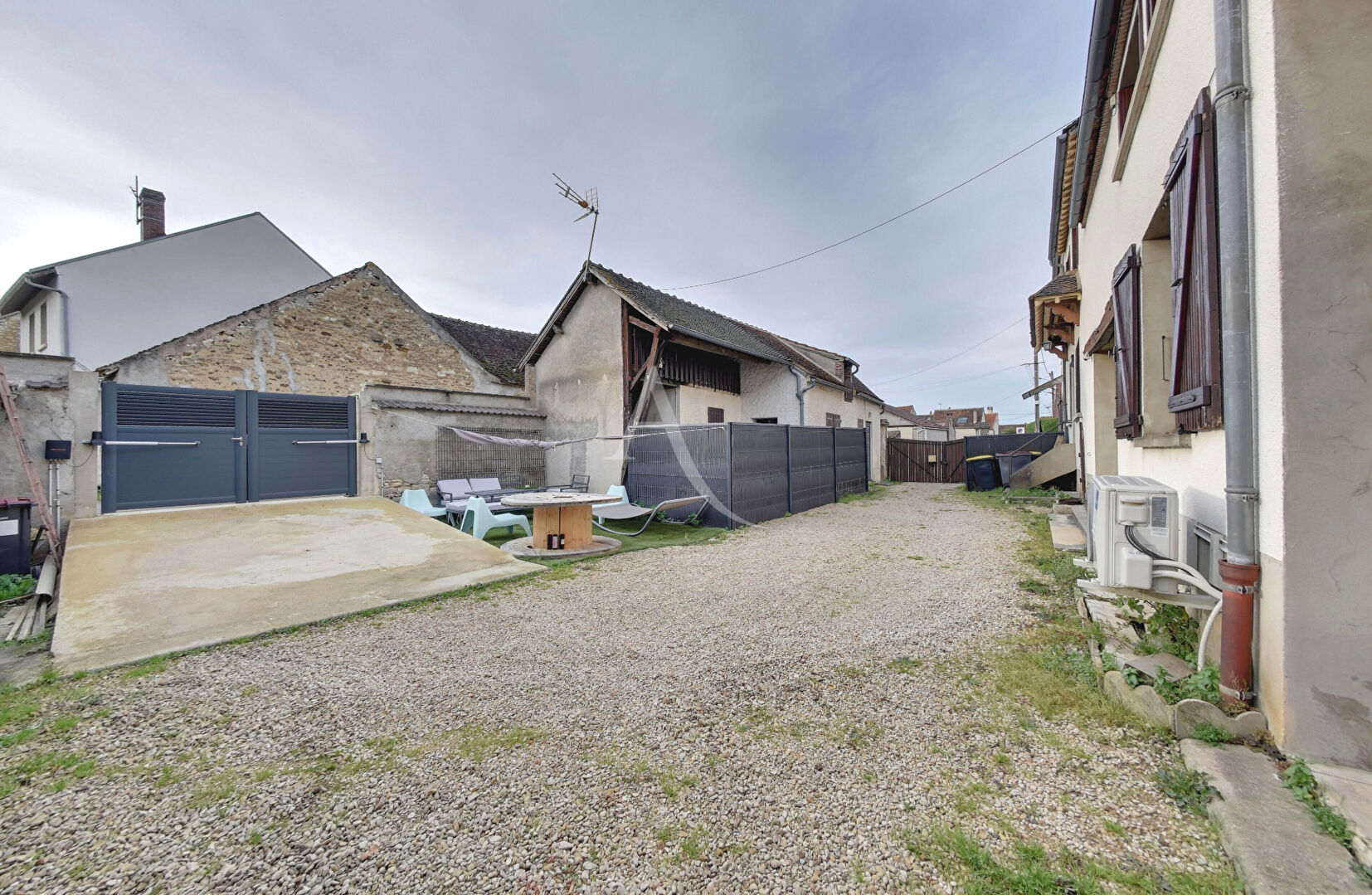 Photo ESPACE ET VOLUMES ... image 4/6