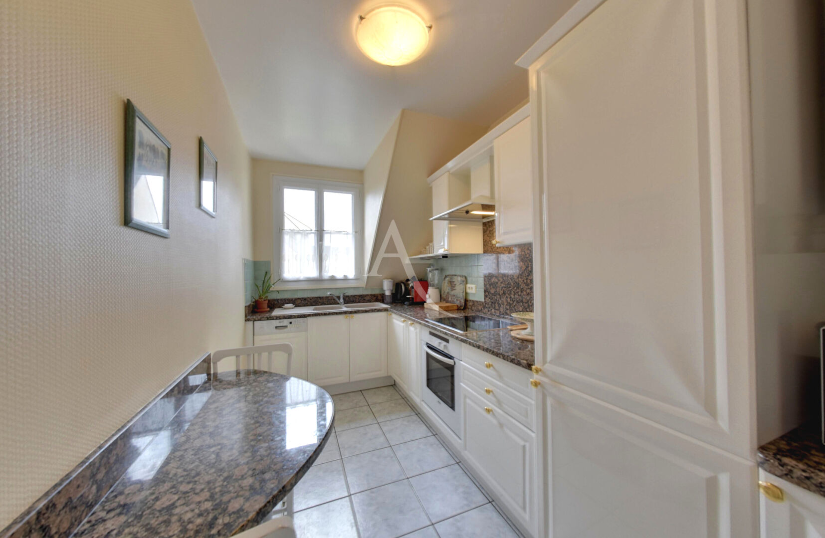 Photo Quartier Bibliothèque avec ascenseur ! image 2/6