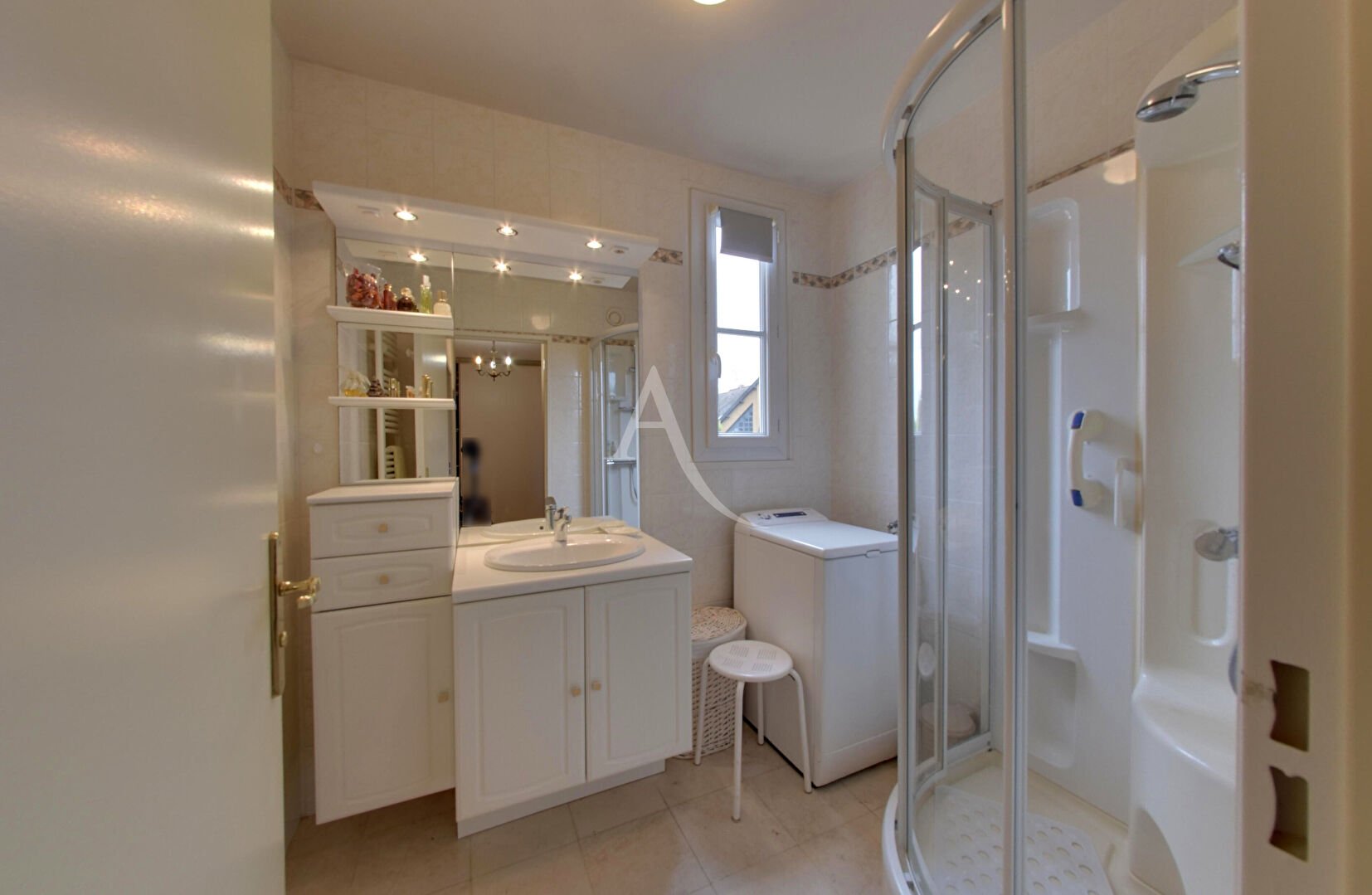 Photo Quartier Bibliothèque avec ascenseur ! image 6/6