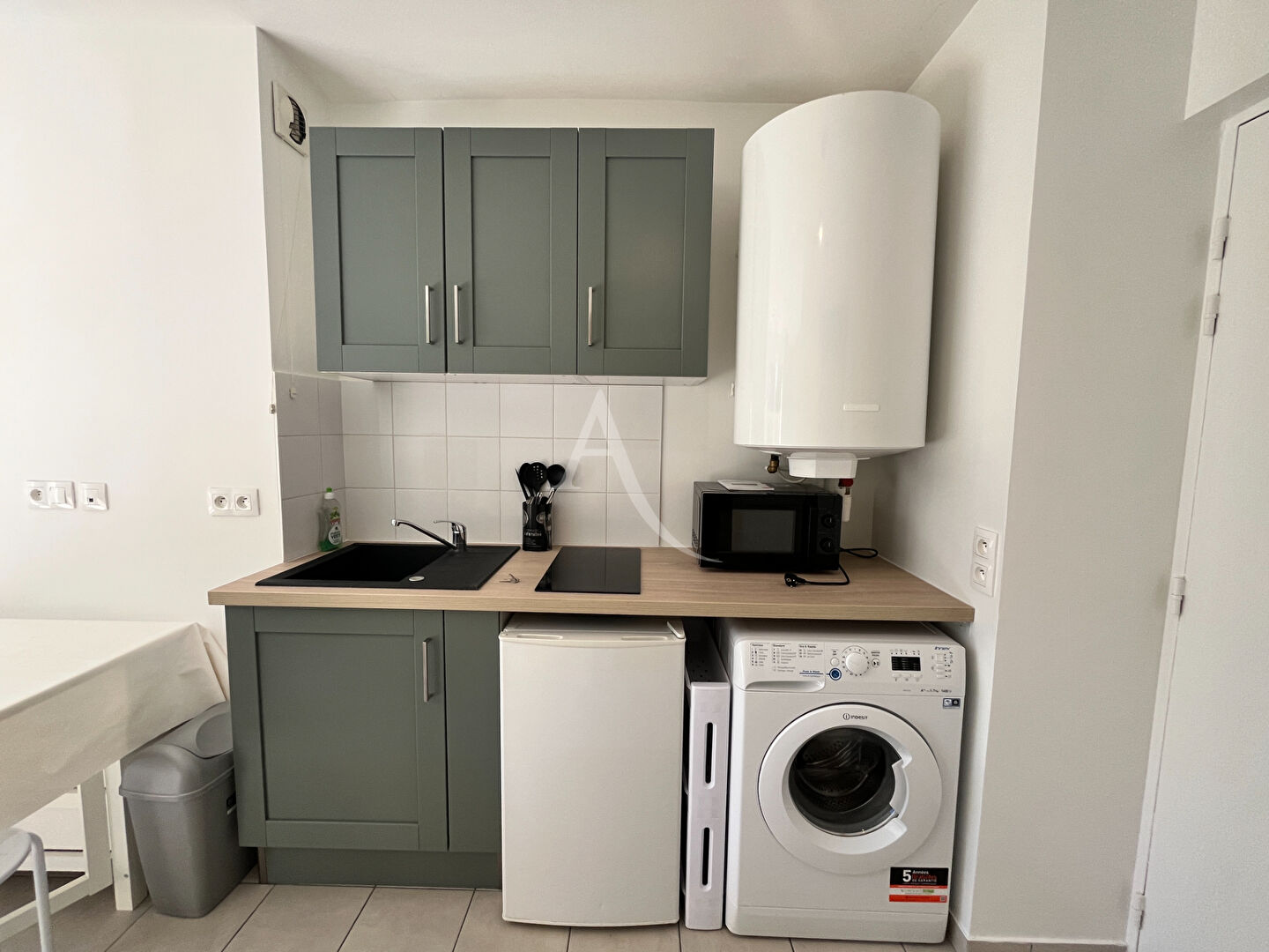 Photo Dourdan - Studio meublé refait à neuf ! image 5/6