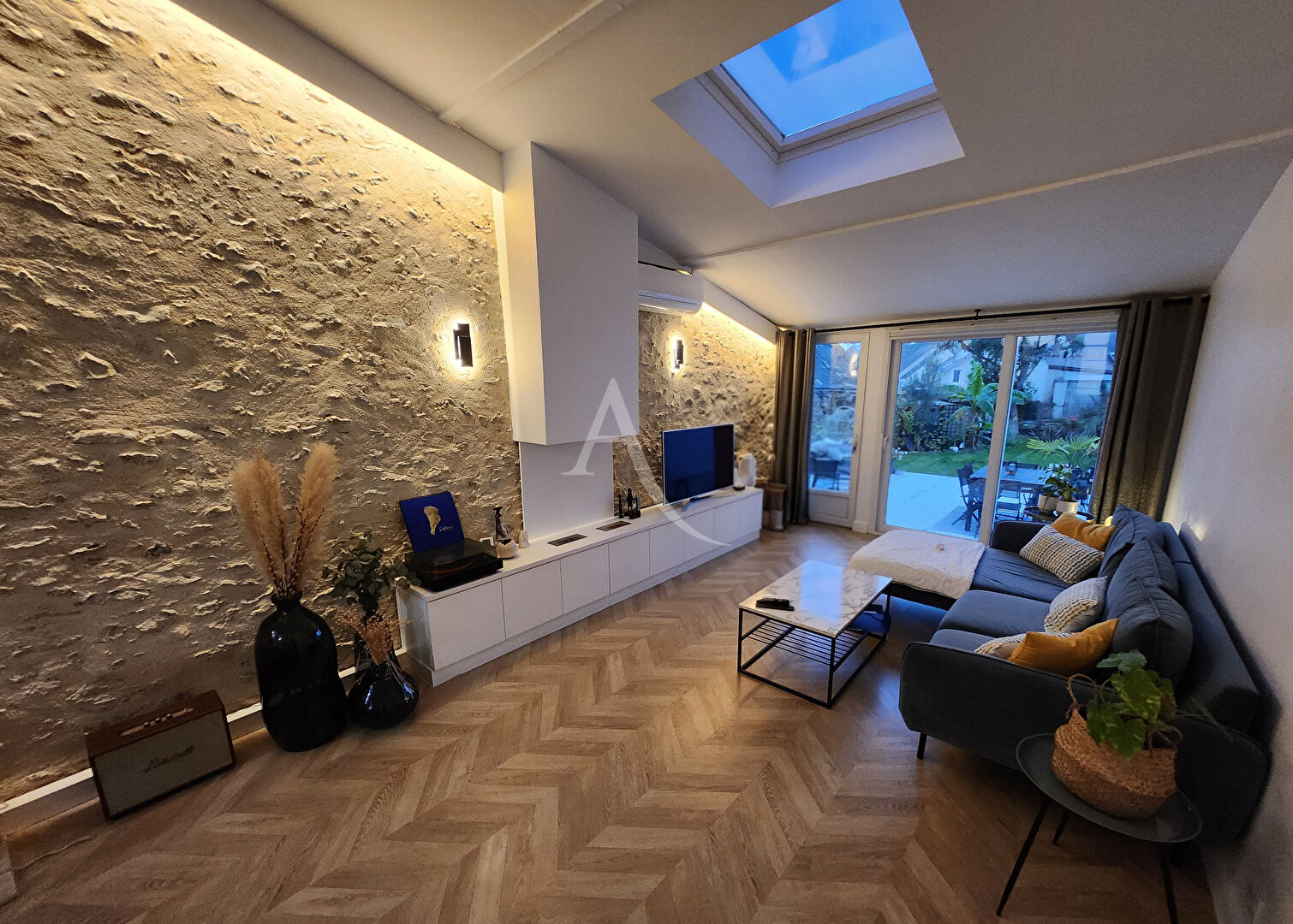 Photo RARE : Centre-ville de Dourdan ! image 1/6