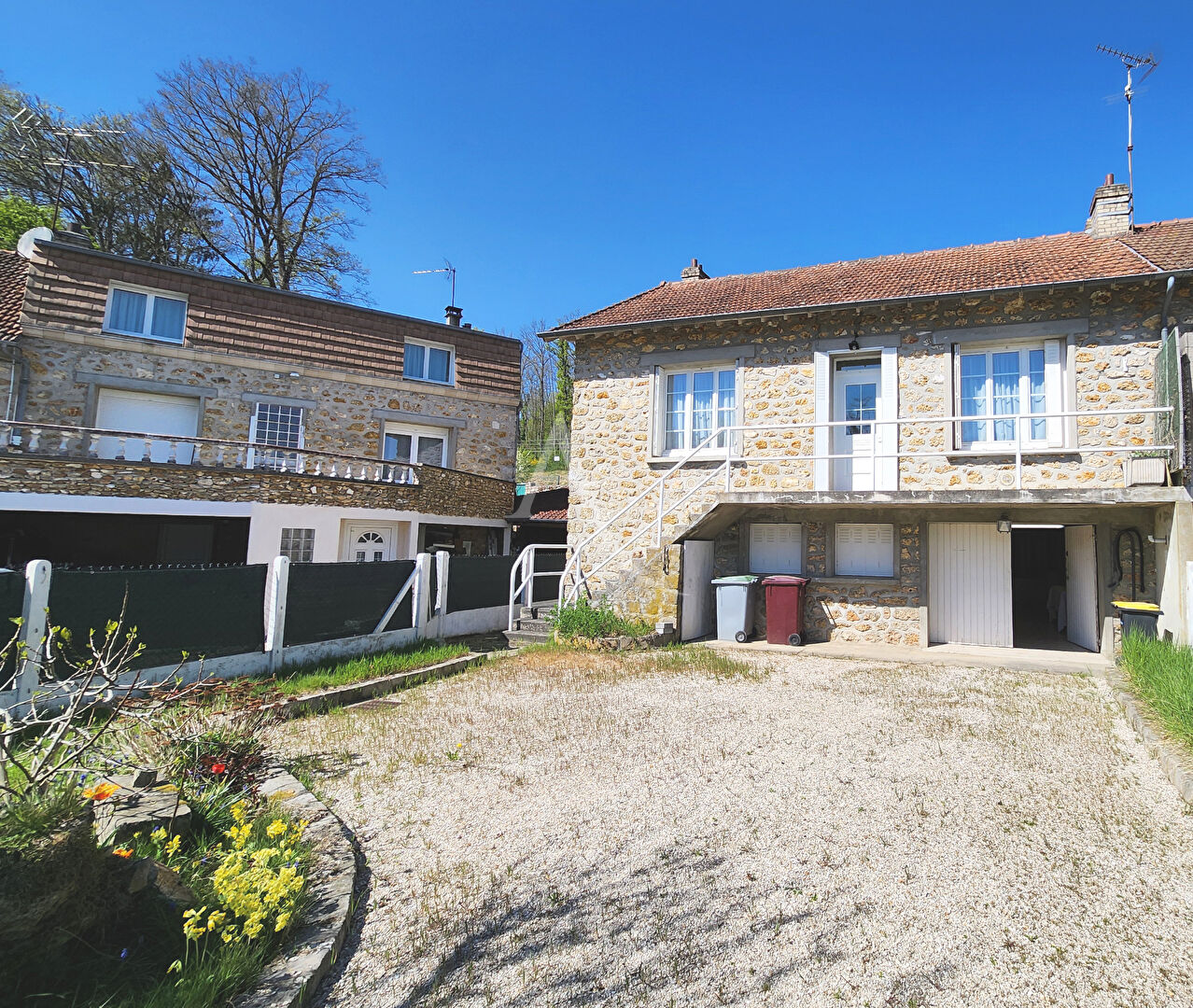 Maison Dourdan - 2 Min 4 pièce(s) 75 m2