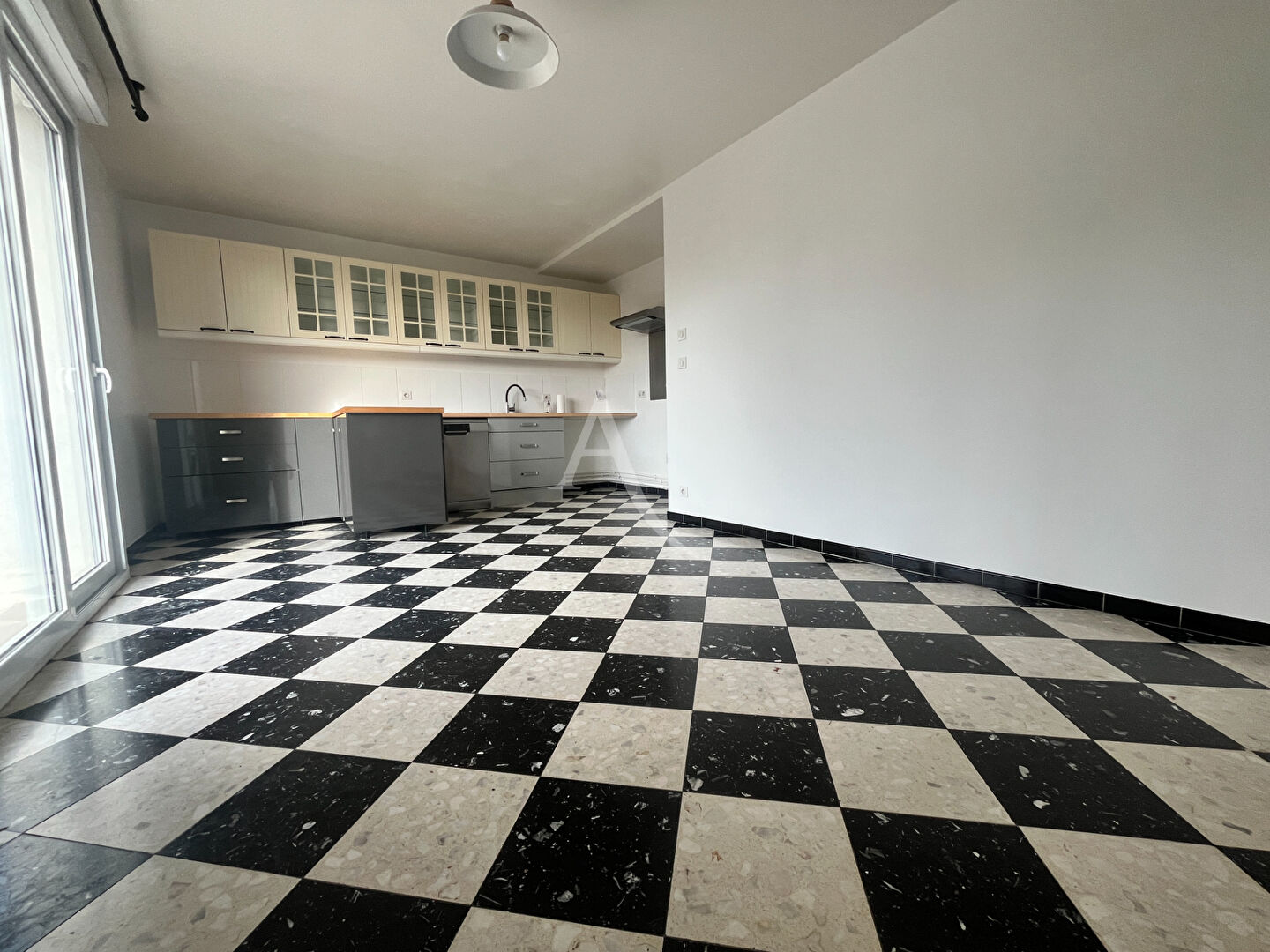 Photo Appartement Dourdan 4 pièce(s) ! image 2/6