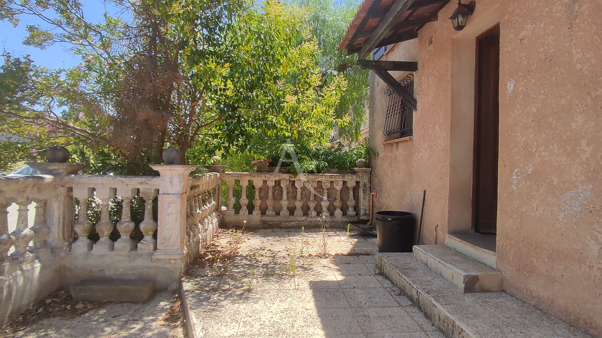 Photo SOLLIES-PONT : Maison 6 pièces sur terrain arboré de 289 m² avec garage. image 5/6