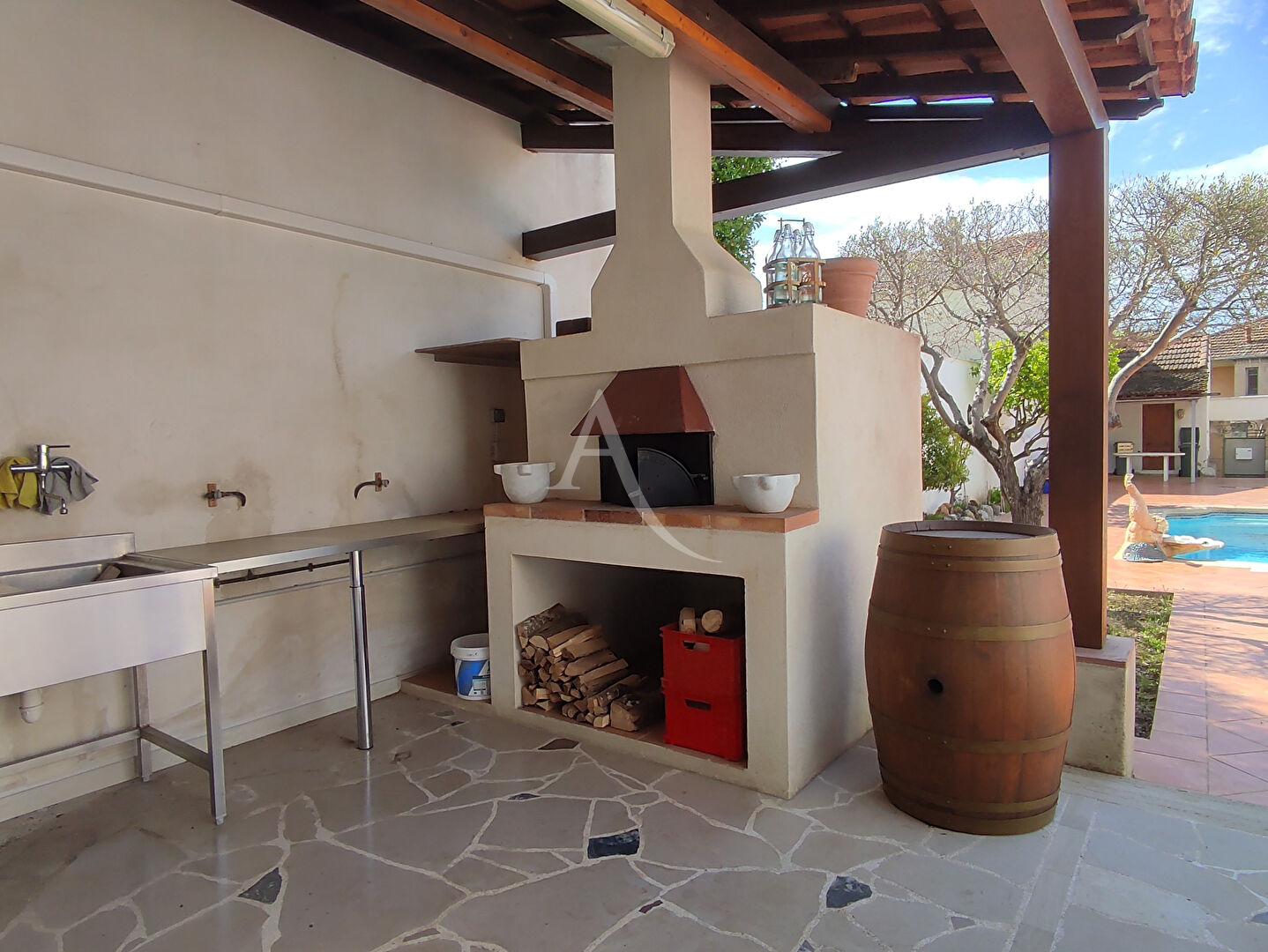 Photo TOULON AGUILLON : Maison 5 Pièces sur terrain de 387 m² avec piscine et double garage image 5/6