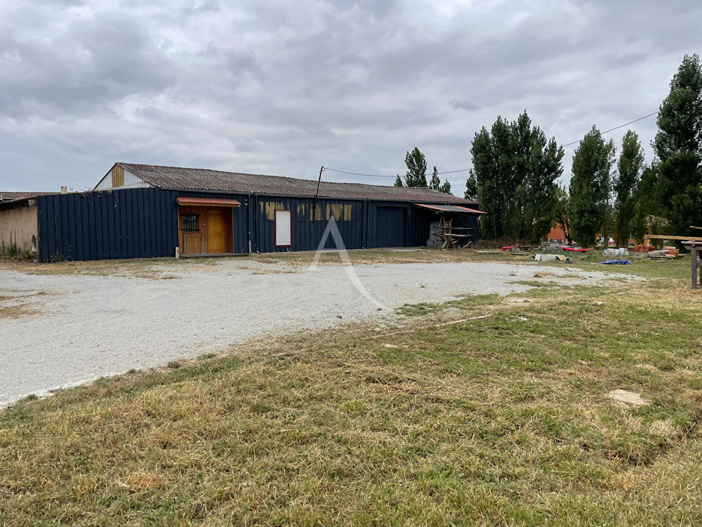 Local commercial Castelnaudary 8 pièce(s) 261.03 m2