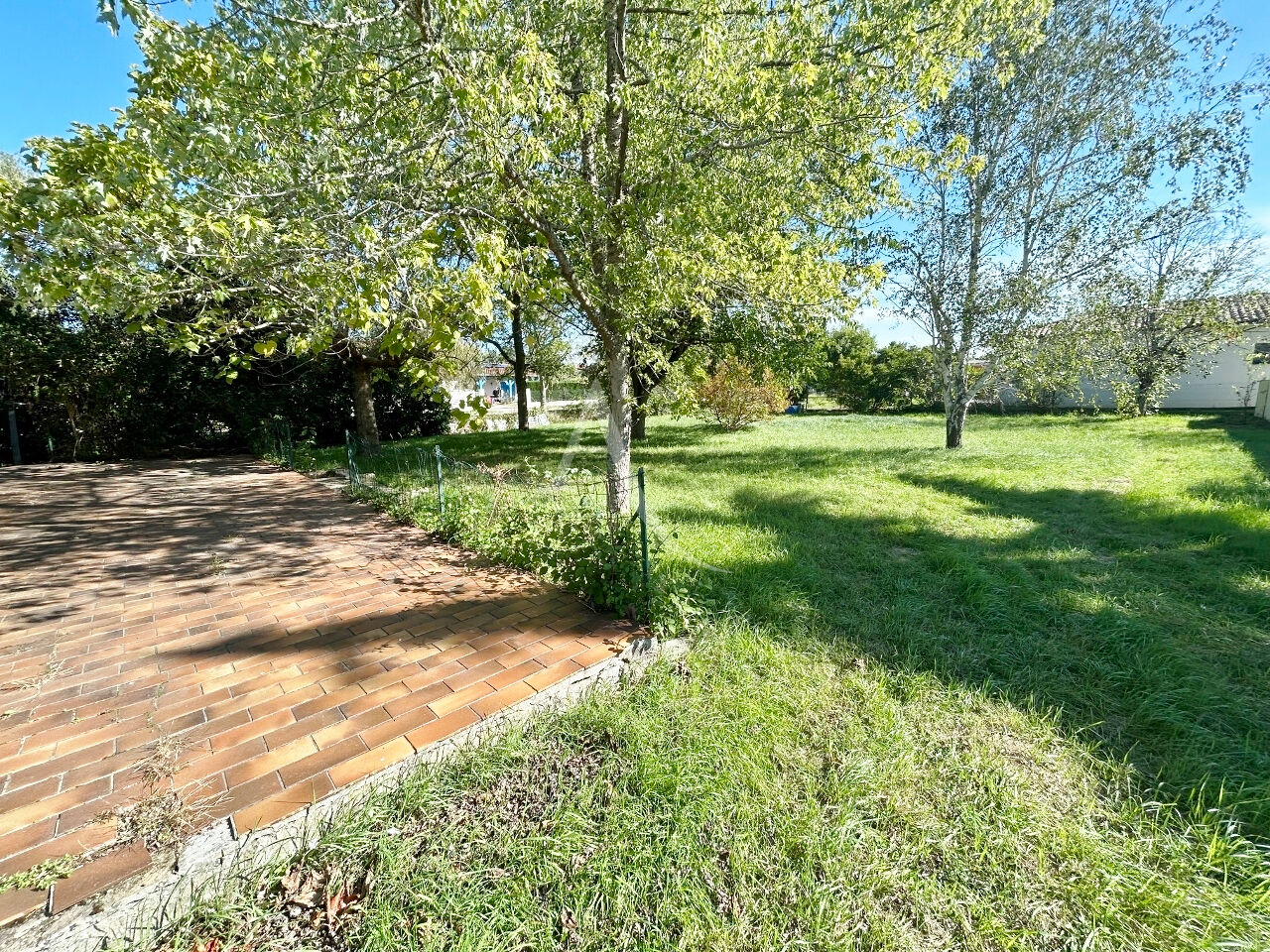 Photo Maison Daux 5 pièce(s) 100 m2 sur 1500 m² de terrain constructible. image 3/6