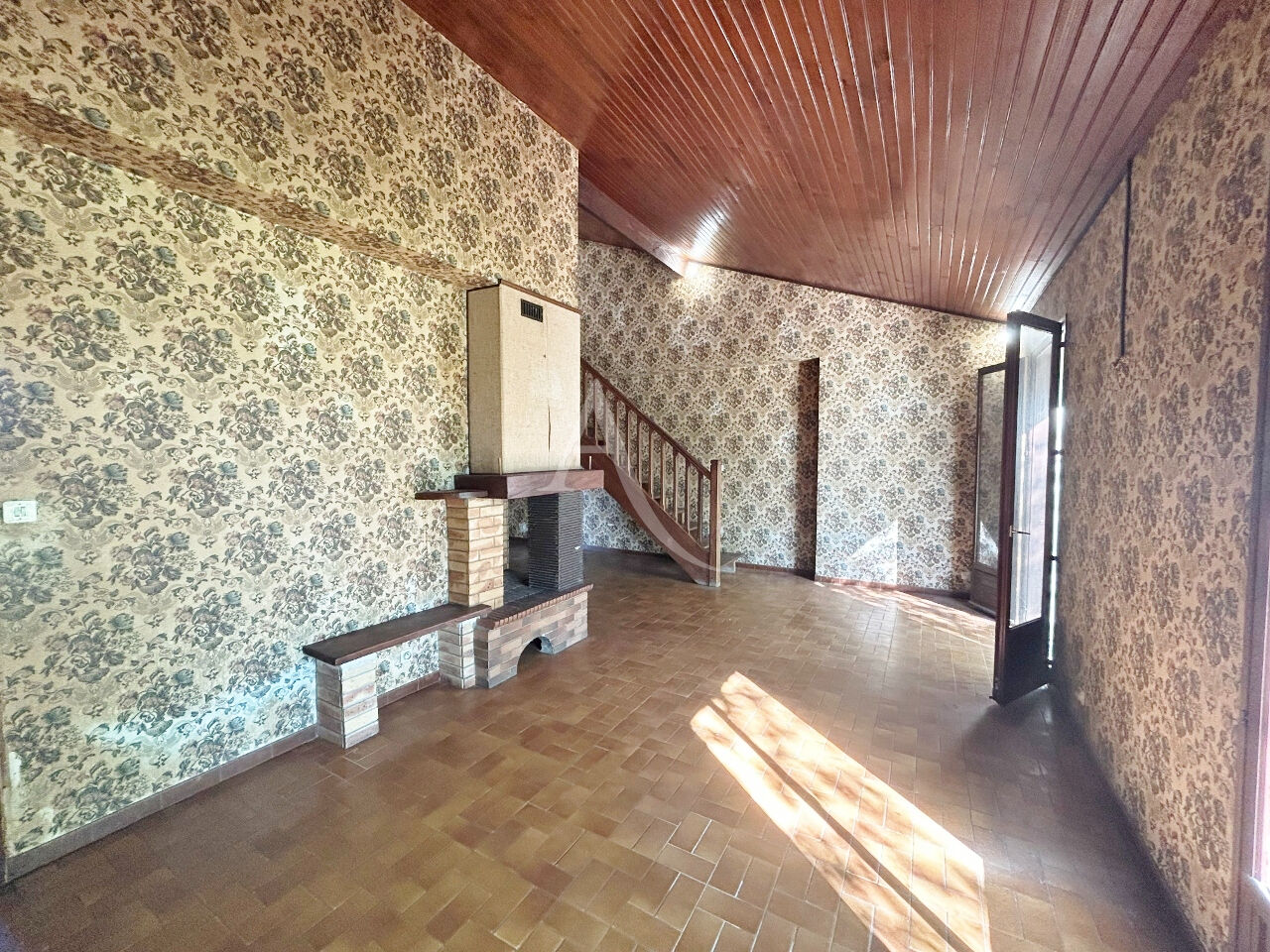 Photo Maison Daux 5 pièce(s) 100 m2 sur 1500 m² de terrain constructible. image 5/6