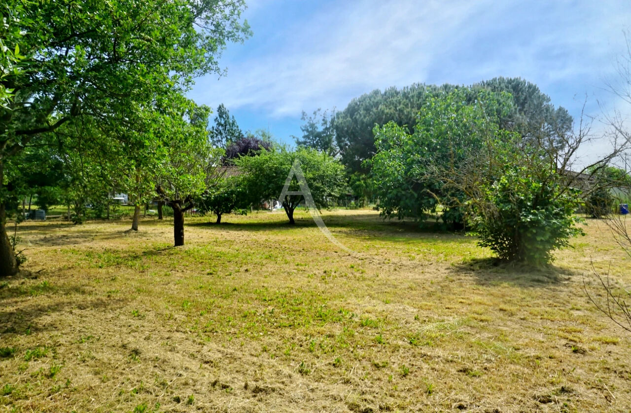 Photo Terrain de 1580 m2, sur Montaigut Sur Save, proche de la forêt de Bouconne. image 2/4