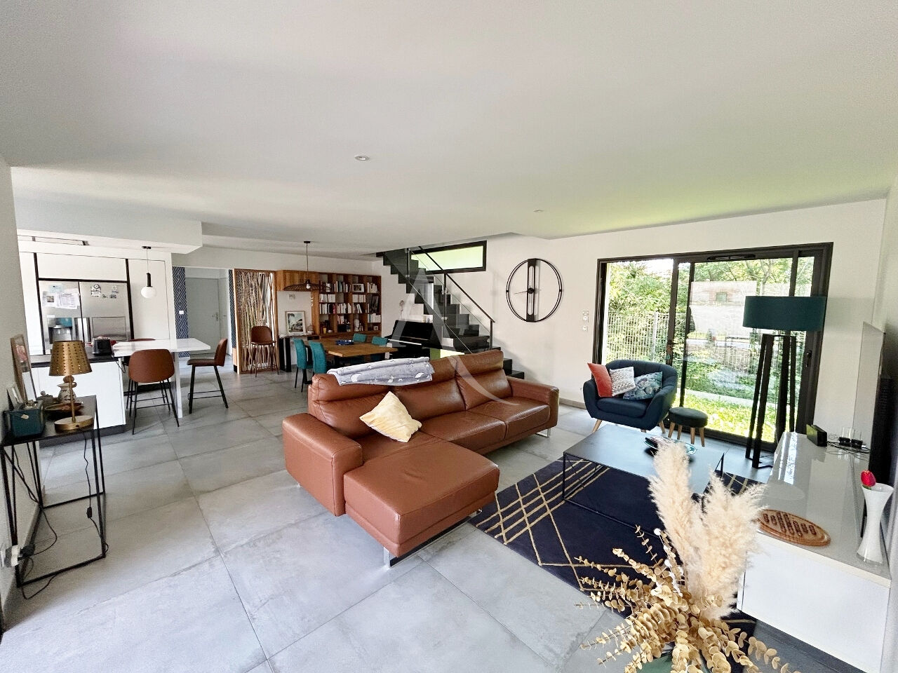 Photo Maison 5 pièces de 2019 avec piscine et garage image 1/6