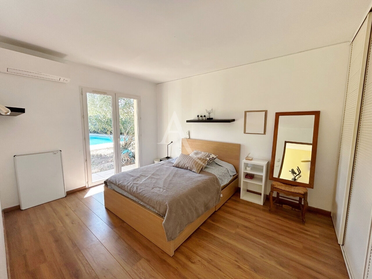 Photo Maison 5 pièce(s) 165 m2 sur 832 m²  dans une impasse image 5/6