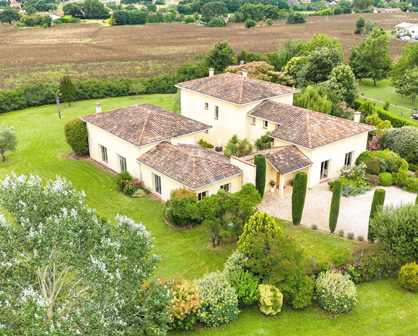 Villa d'exception de 7 pièces à Castelnau-d'Estrétefonds