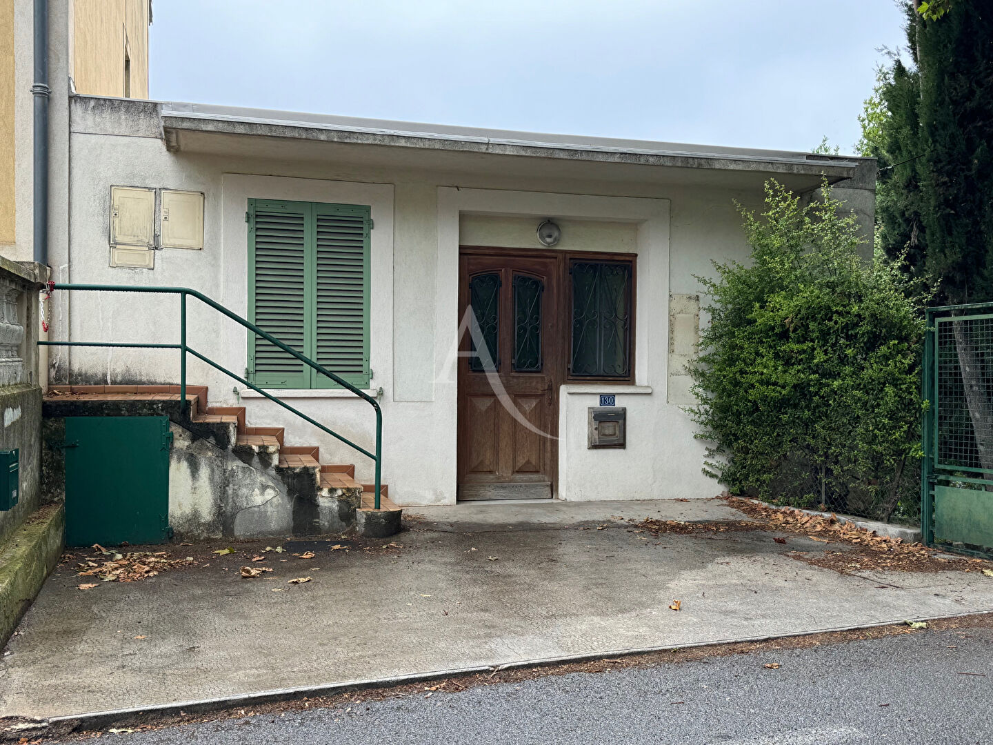 Local Professionnel LEVENS