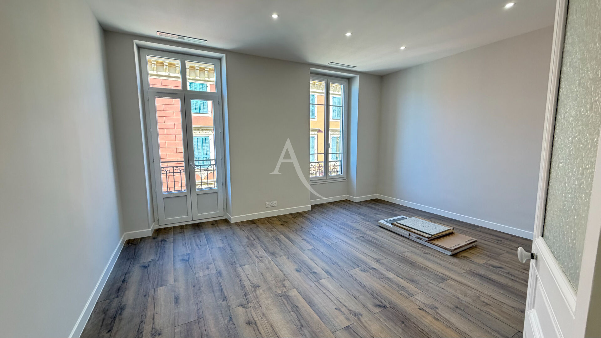 Photo APPARTEMENT SUR LE PORT Nice 90 m2 image 2/6