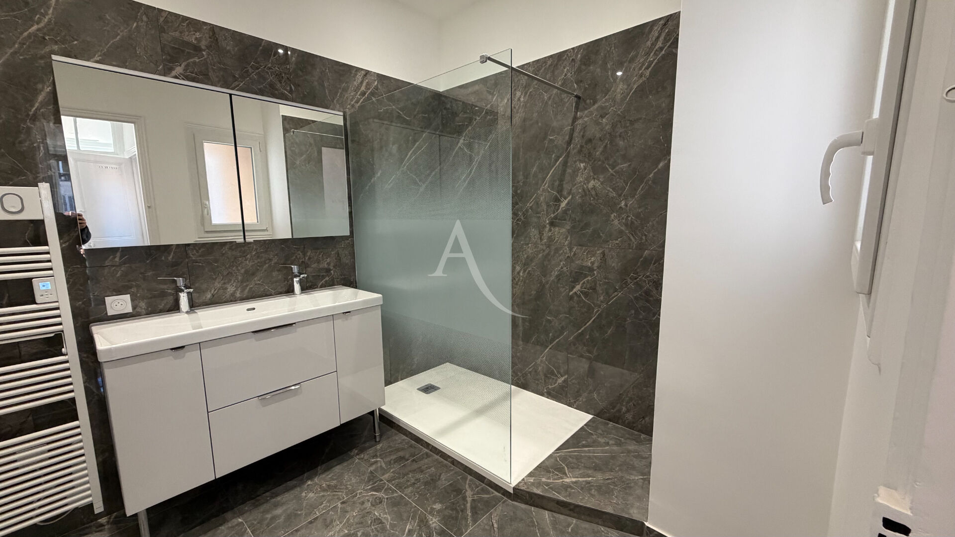 Photo APPARTEMENT SUR LE PORT Nice 90 m2 image 6/6