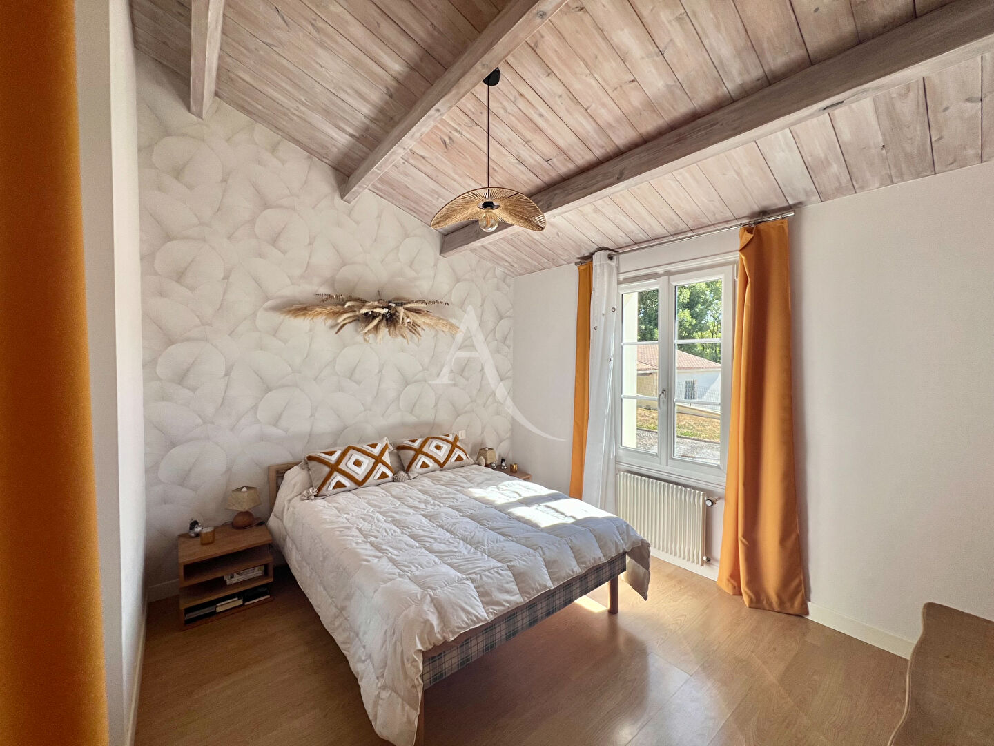 Photo Maison familiale avec gîte, piscine et jardin paysagé image 5/6