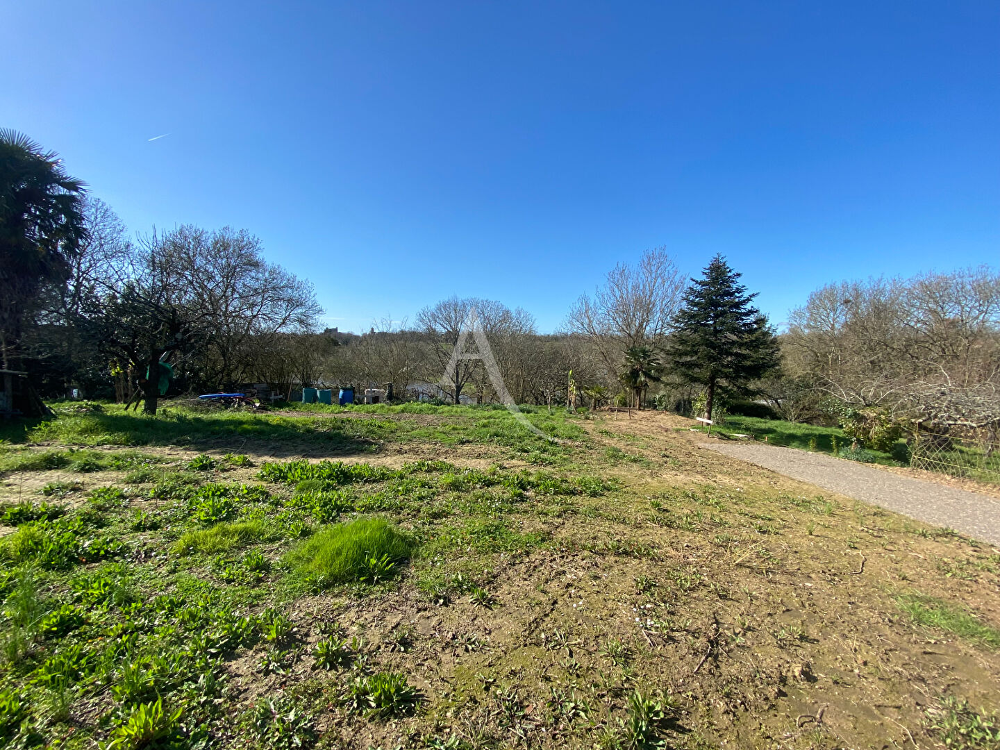 Photo Terrain à bâtir image 1/2