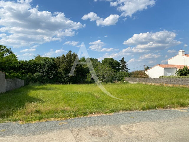 Photo Terrain Le Bernard 643 m2 image 2/4