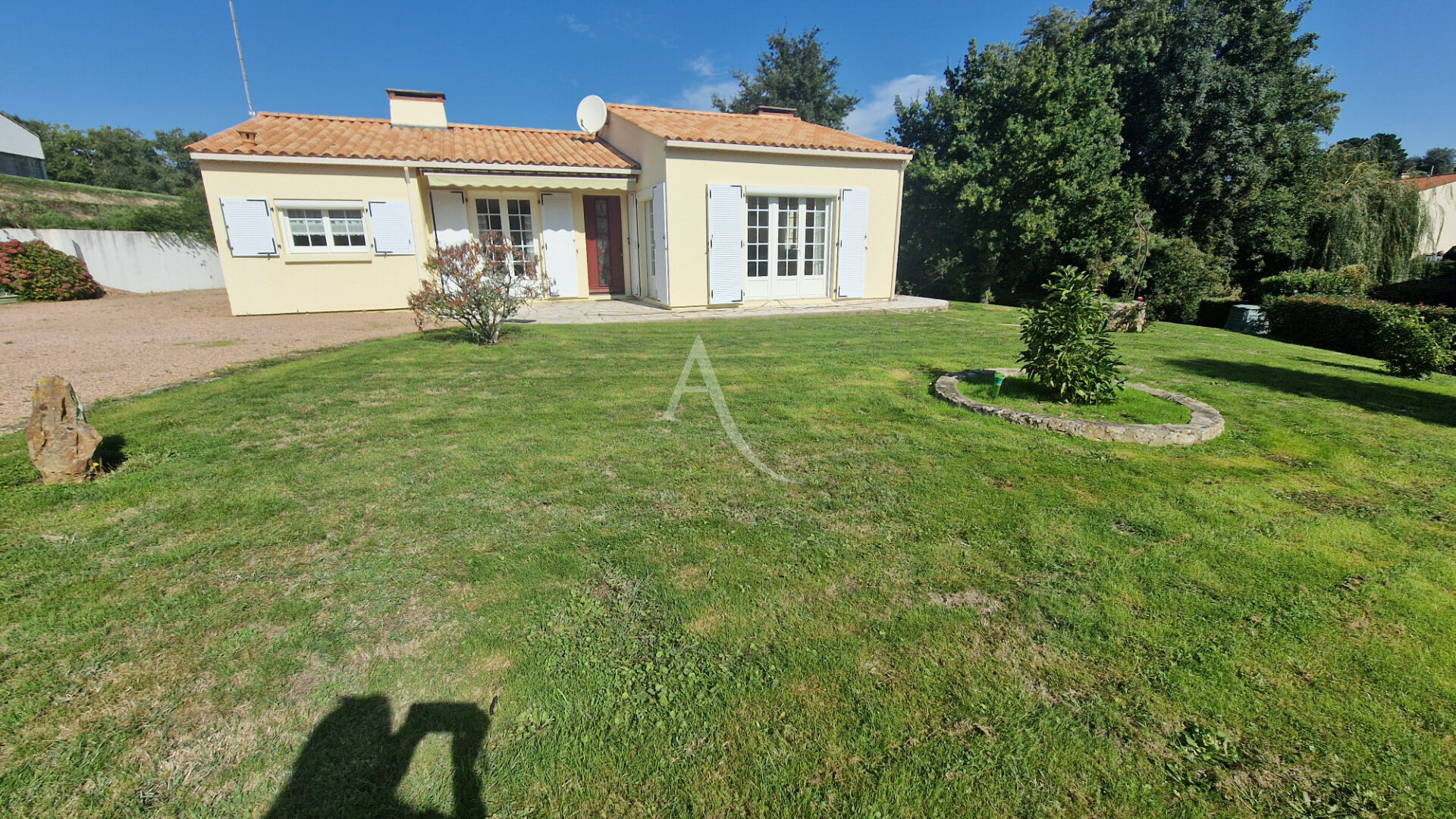 Maison avec étang Poiroux