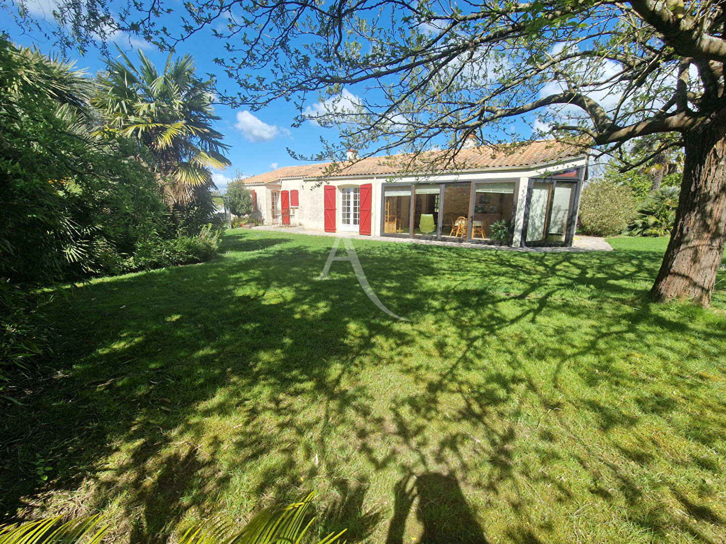 Photo Maison de Charme avec Grand Jardin à Talmont-Saint-Hilaire image 2/6