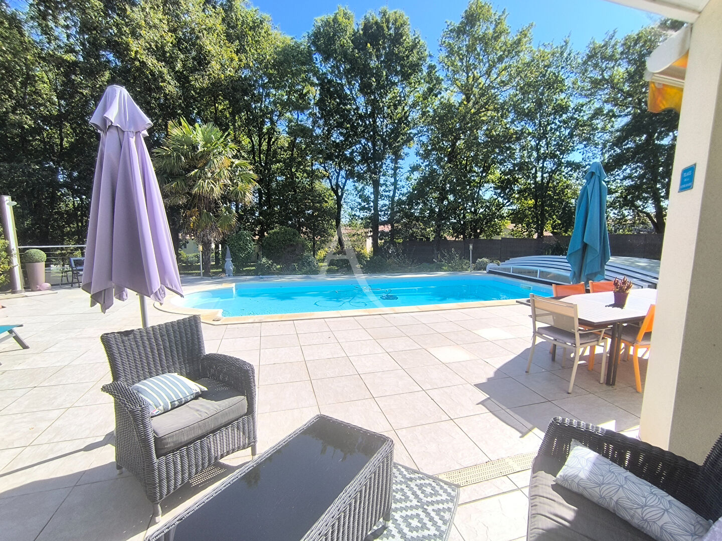 Photo Maison d'exception en plein centre bourg image 2/6