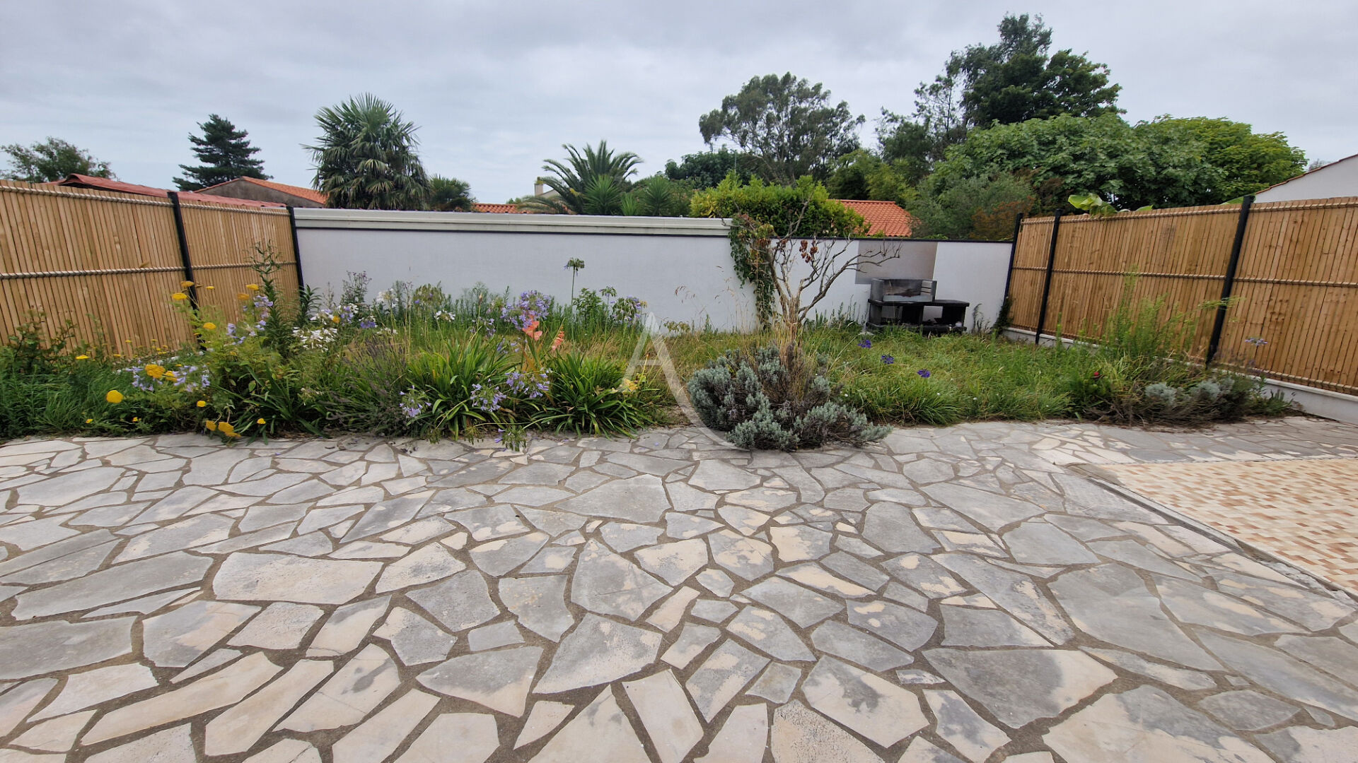 Photo Maison entièrement rénovée entre bourg et mer image 4/6